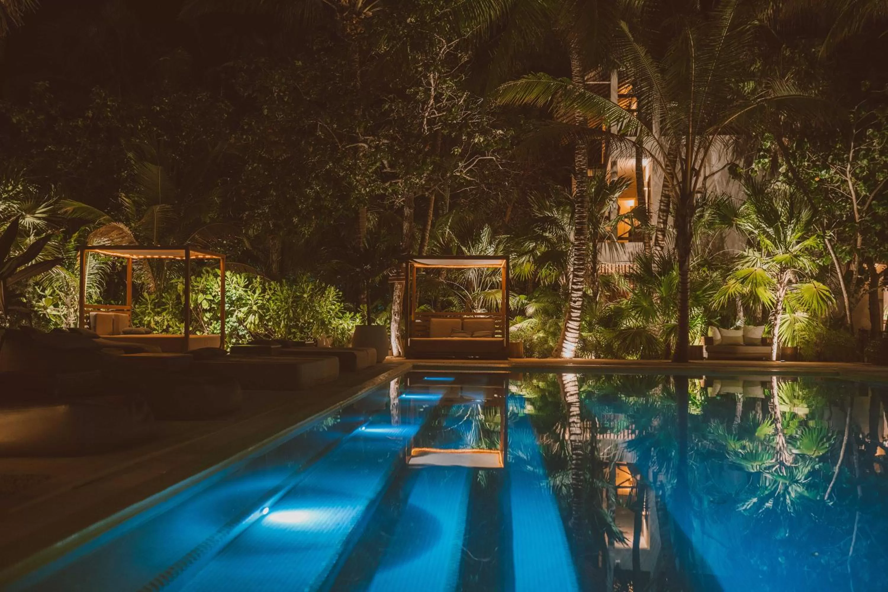 Swimming pool in Jashita Hotel