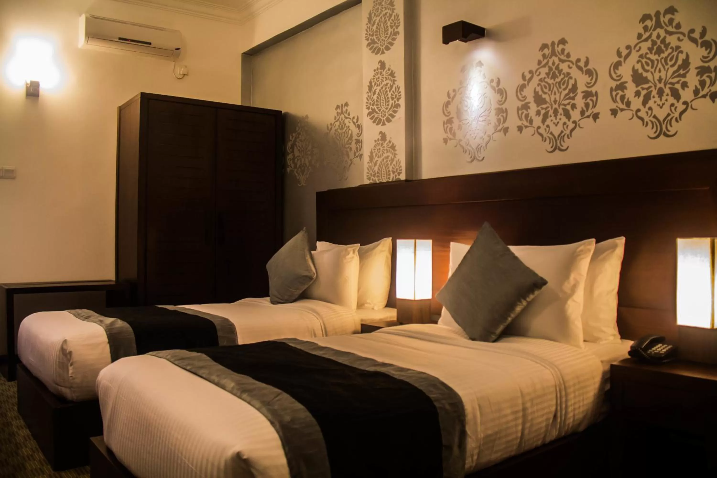 Bed in Ceylon City Hotel,Colombo