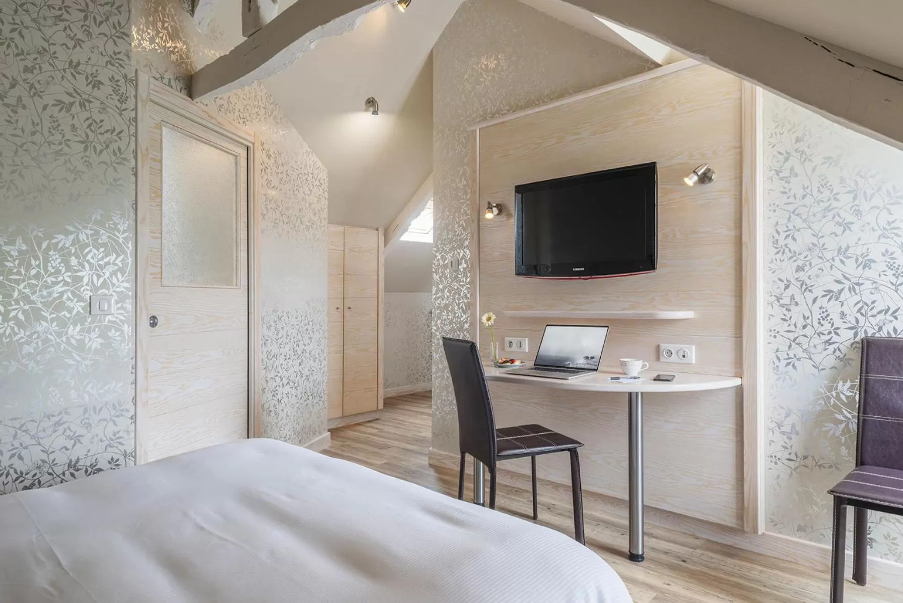 Bed in Domaine du Limonay, The Originals Collection