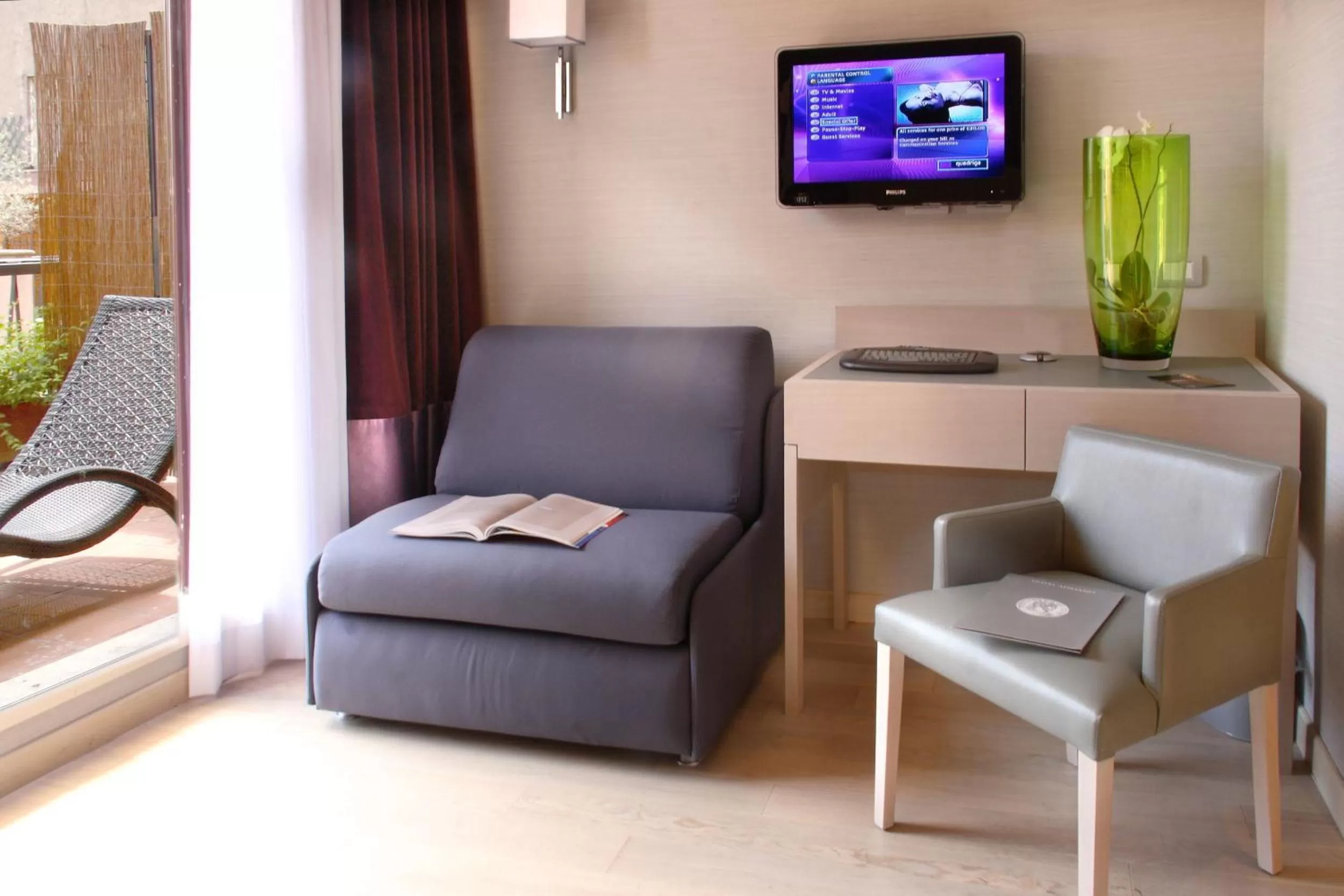 Photo of the whole room in Hotel Adriano