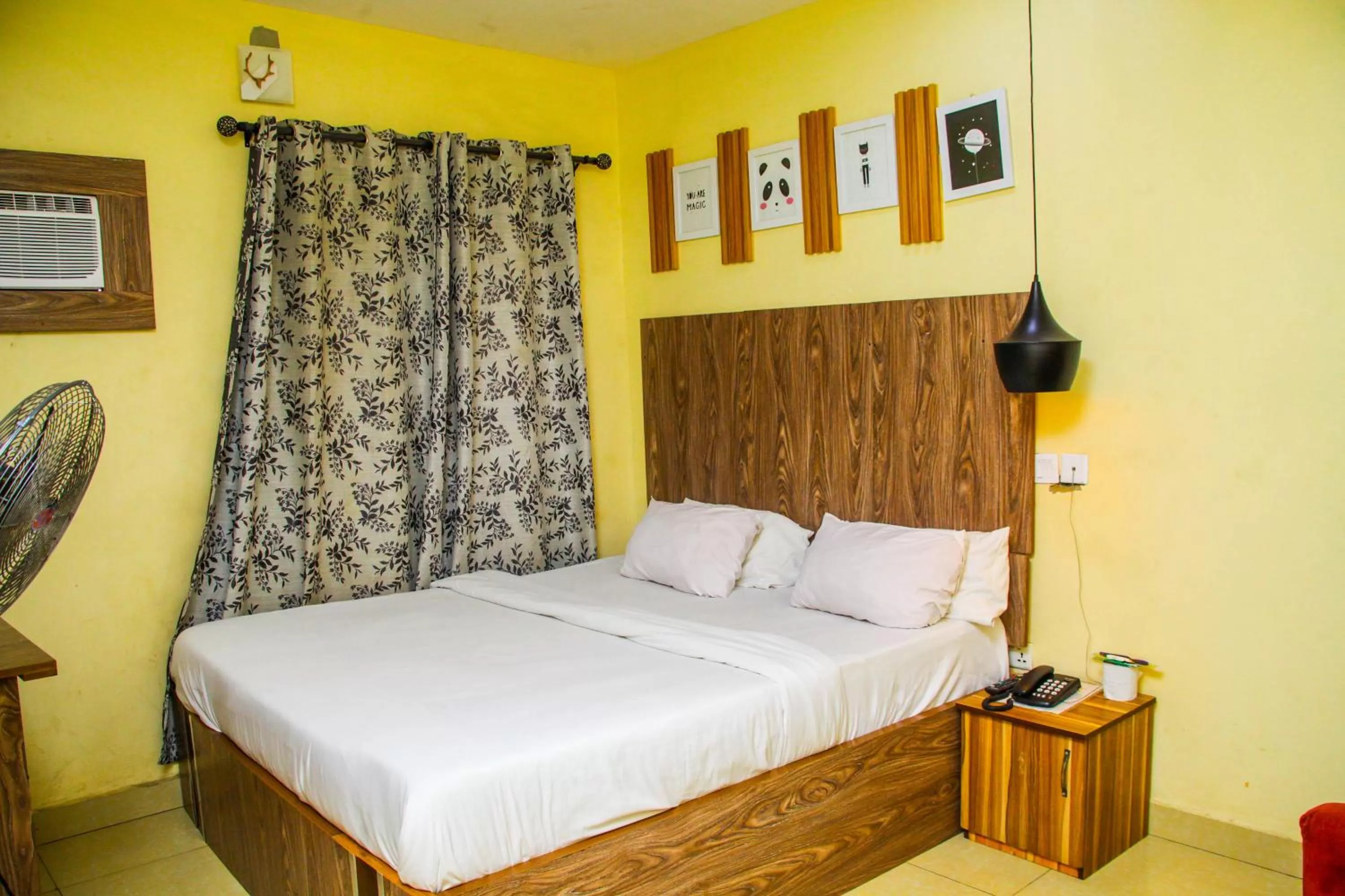 Bed in ONTARIO SUITES