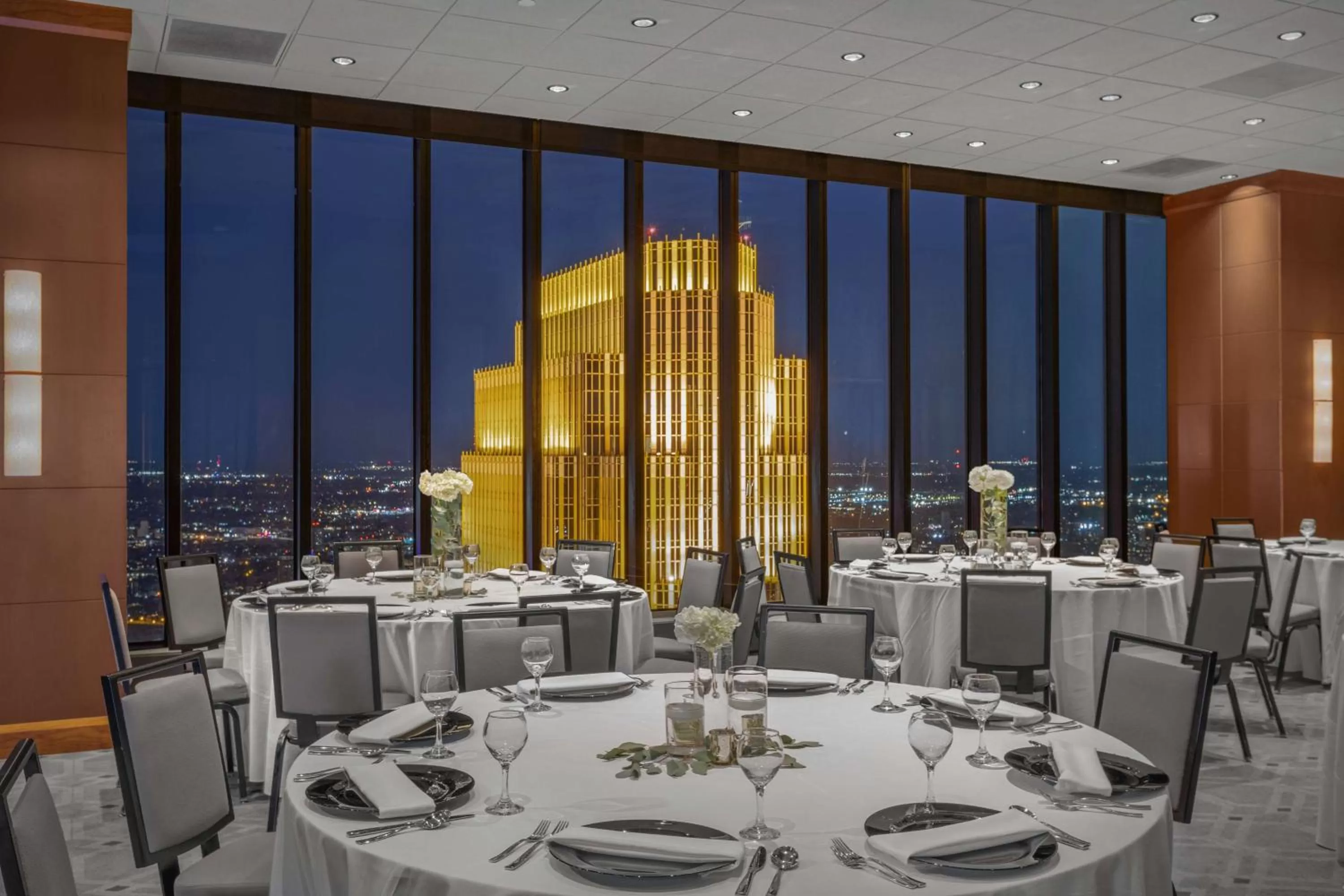 Meeting/conference room in The Marquette Hotel, Curio Collection by Hilton