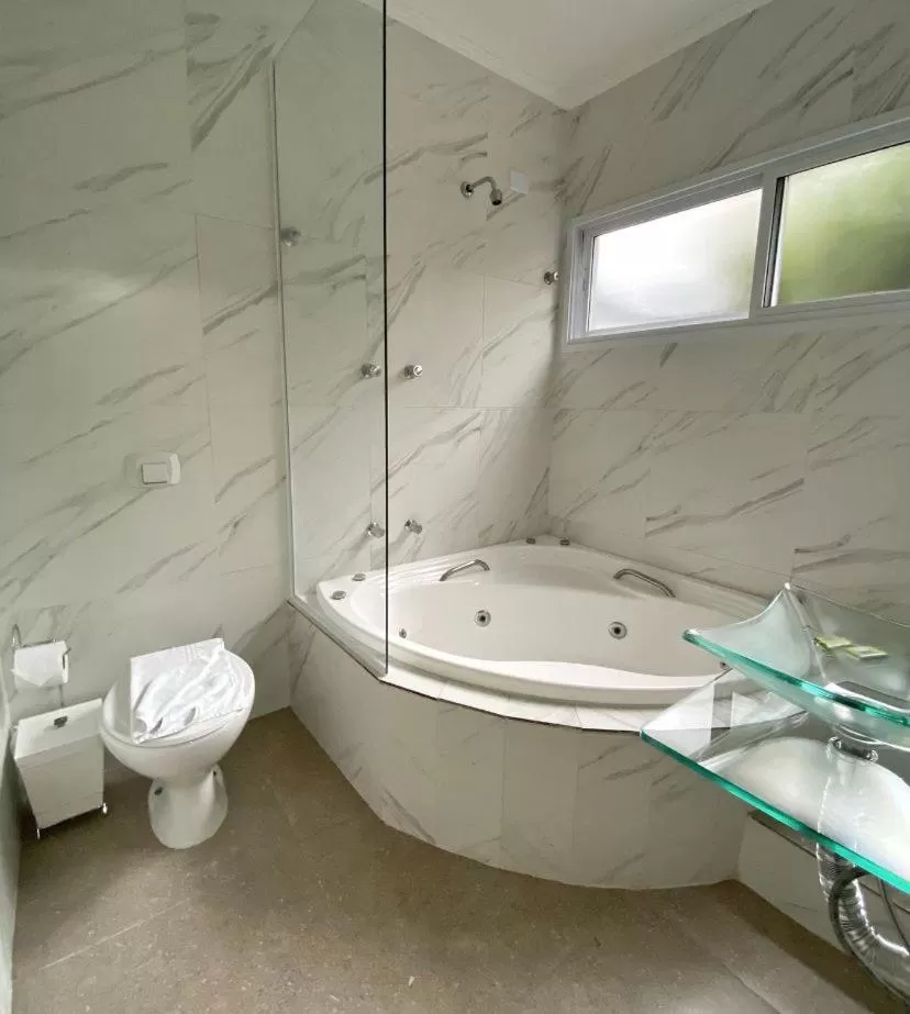 Deluxe Double Room with Bath in Pousada Vila Tio Lé