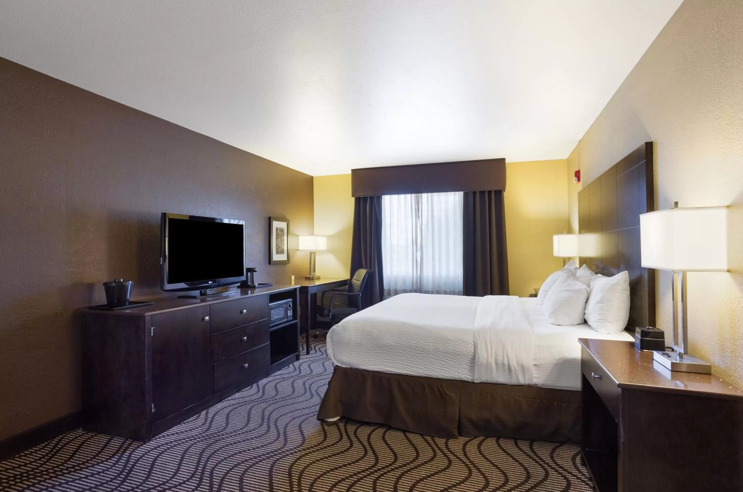 Bed in La Quinta by Wyndham Meridian / Boise West