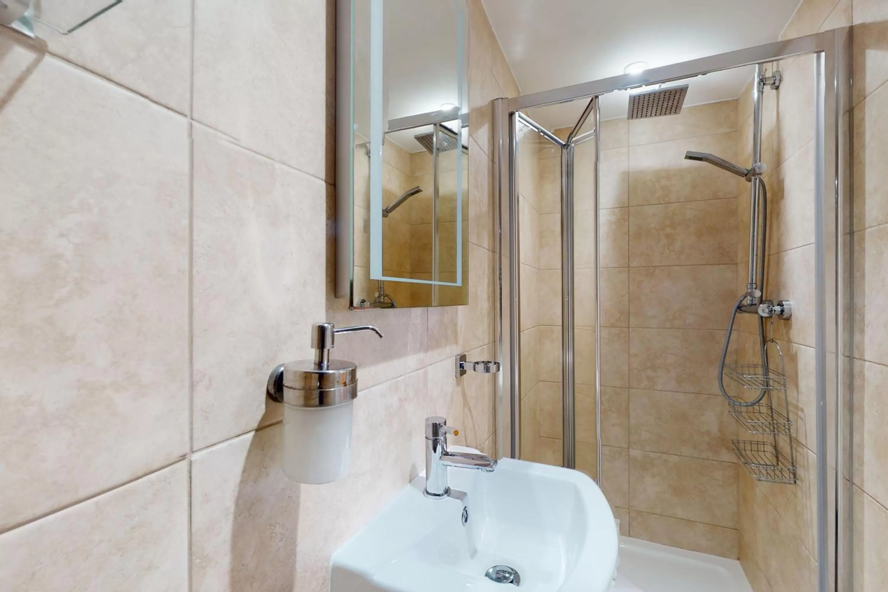 Bathroom in Crabbers' Wharf