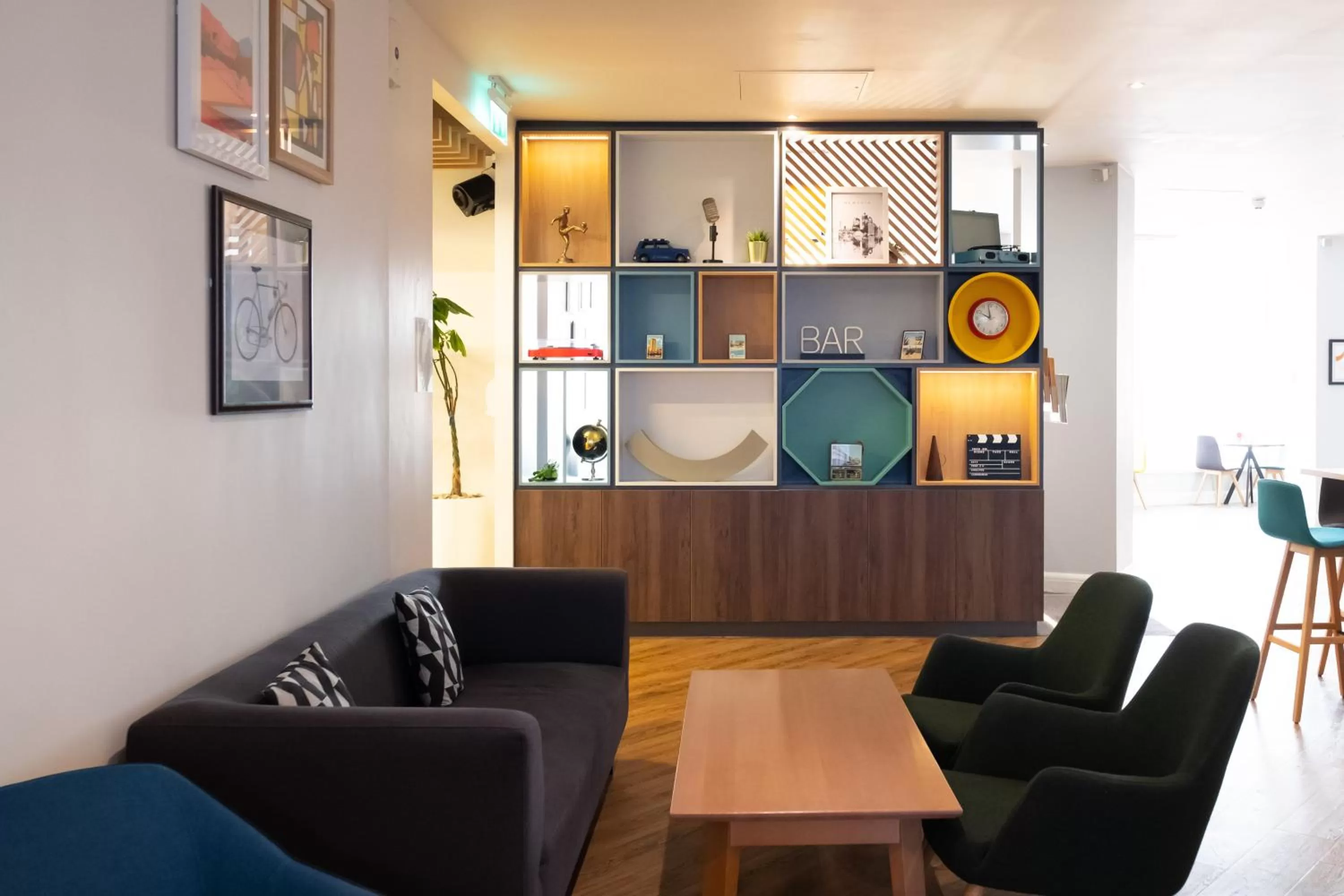 Lounge or bar in Holiday Inn Preston by IHG