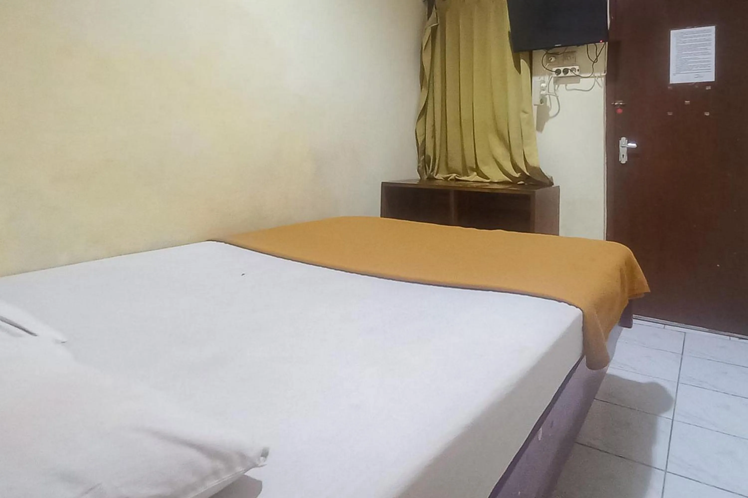 Bed in Hotel Malang near Alun Alun Malang RedPartner
