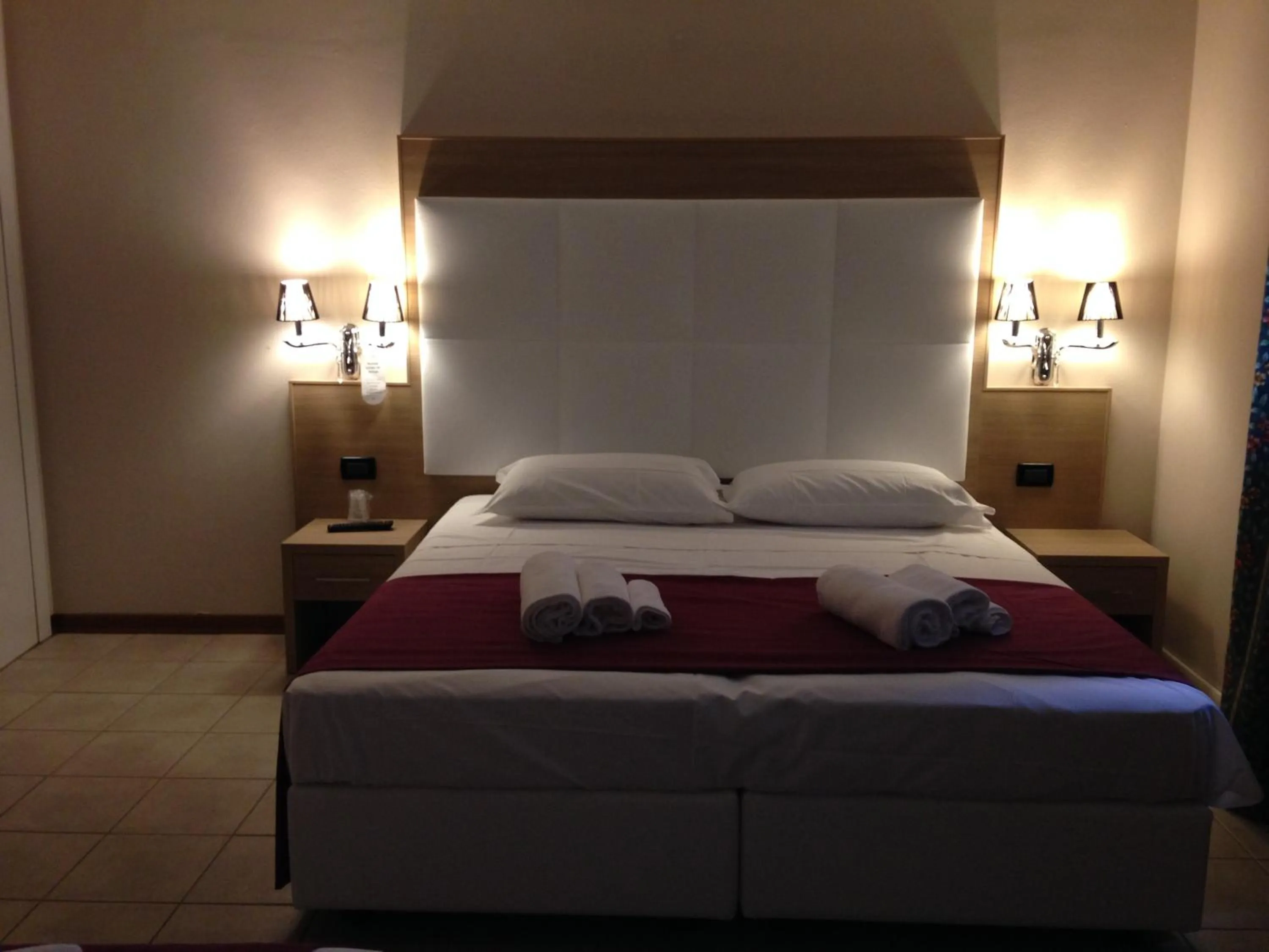 Bedroom, Bed in Momi's Hotel