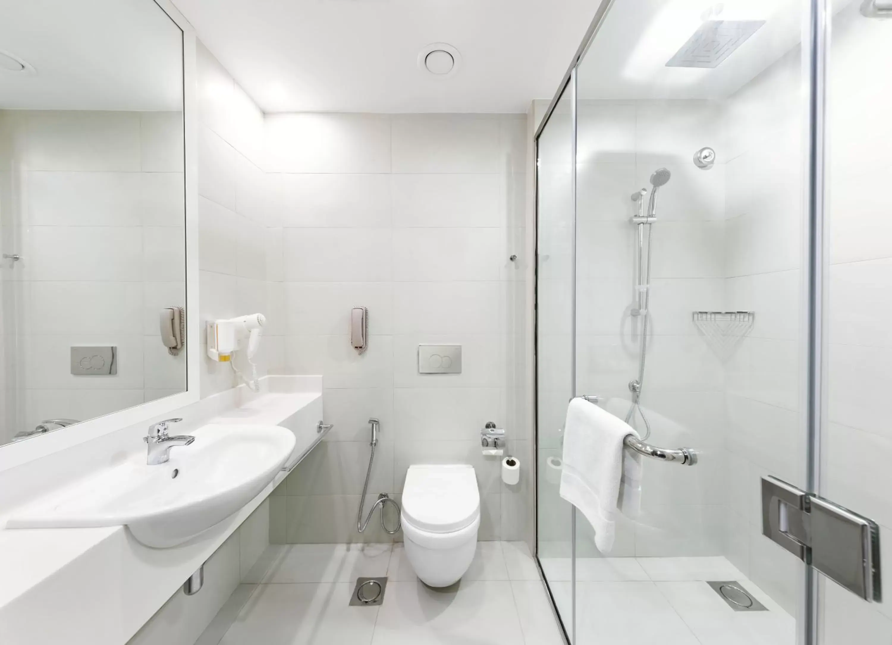 Twin Room with Extra Bed in Citymax Hotel Ras Al Khaimah Twin Room with Extra Bed in Citymax Hotel Ras Al Khaimah