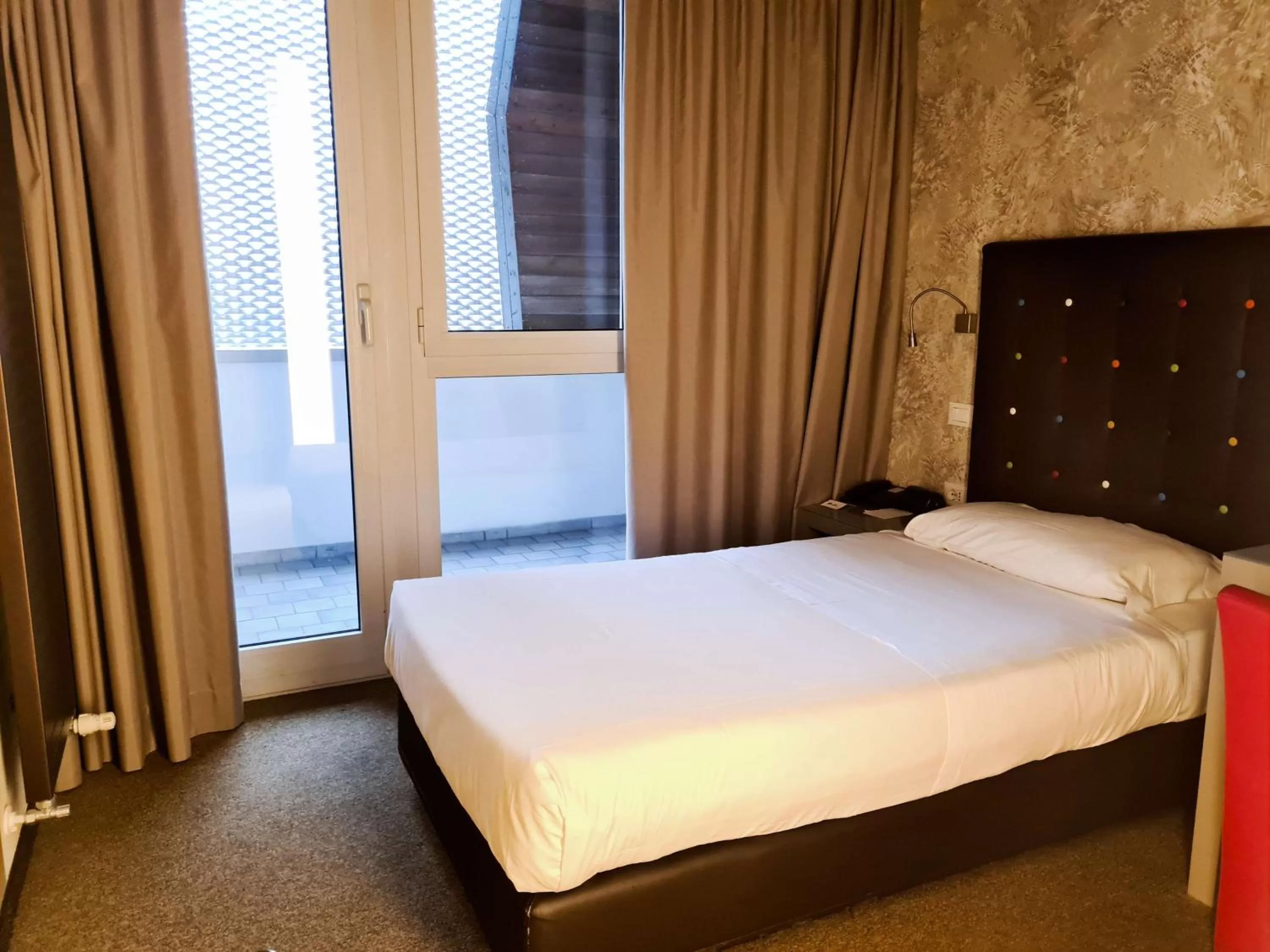 Bedroom, Bed in Best Western Hotel Continental