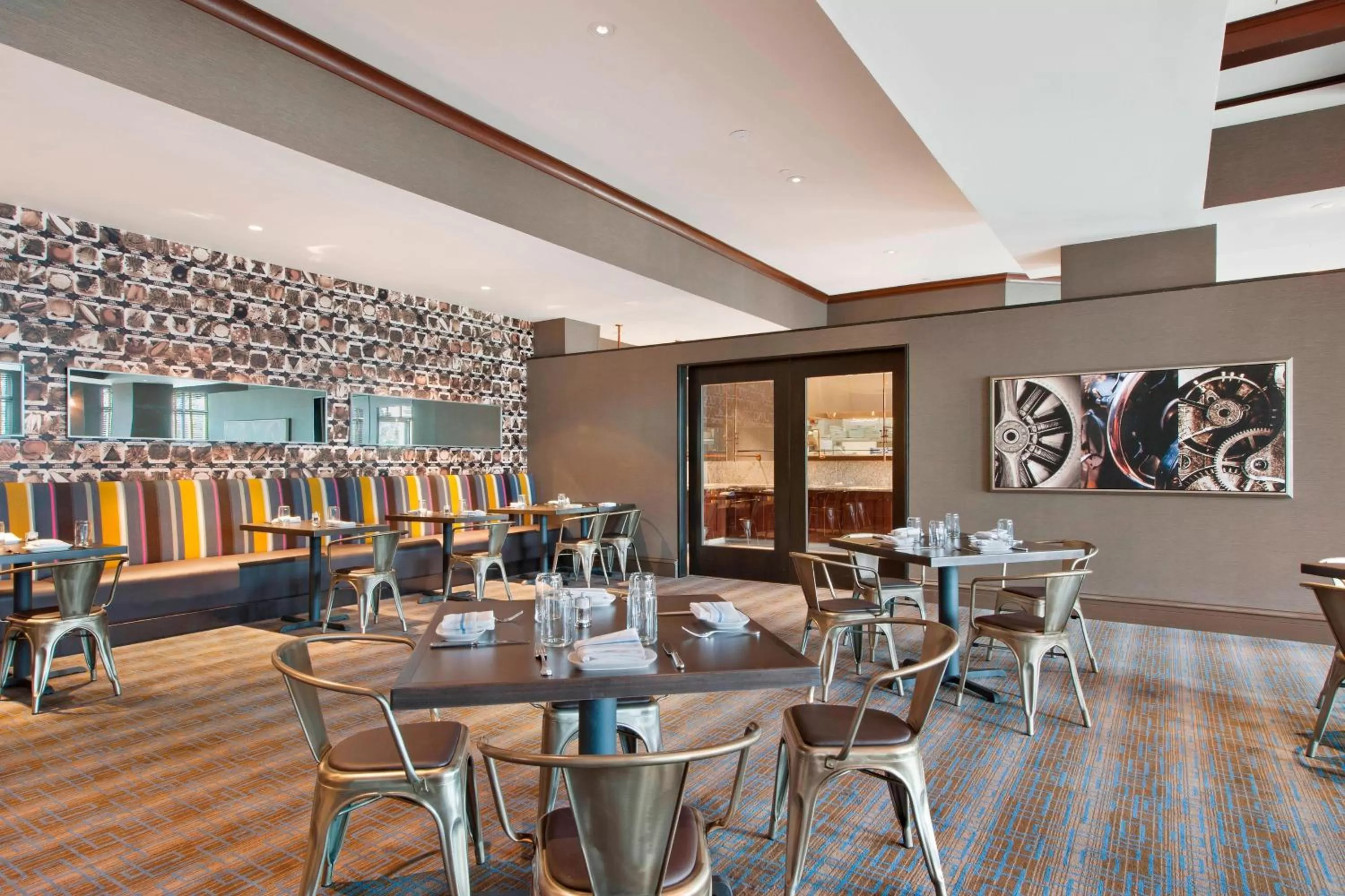 Restaurant/places to eat in Bridgewater Marriott