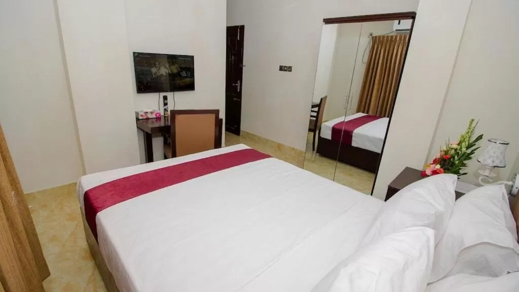 Bed in Hotel Gulshan Lake View