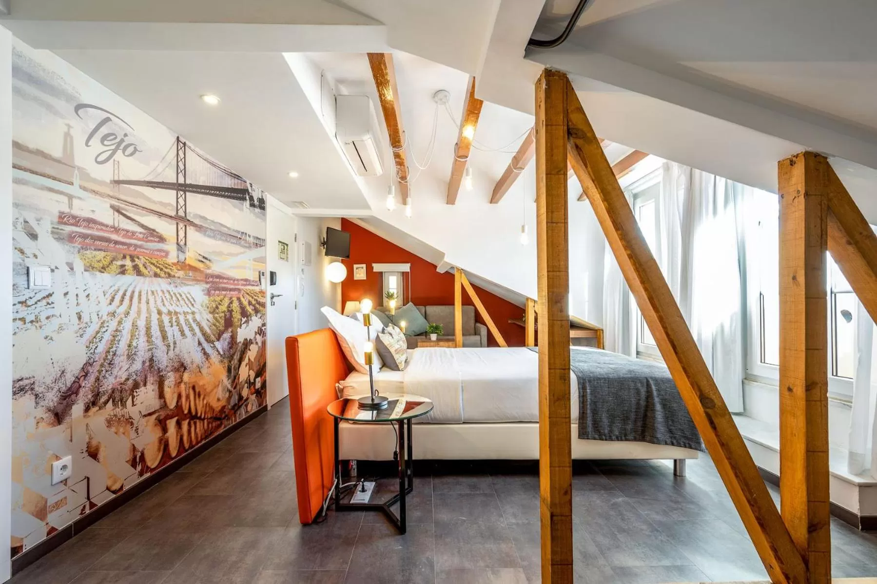 Photo of the whole room, Bunk Bed in Lisbon Wine House - Rooms & Suites