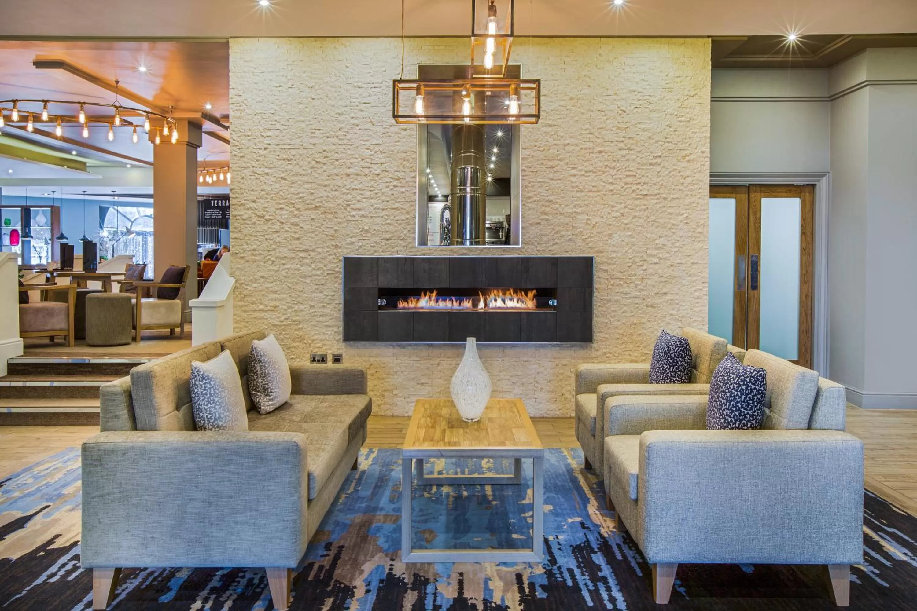 Lobby or reception in Crowne Plaza Solihull by IHG