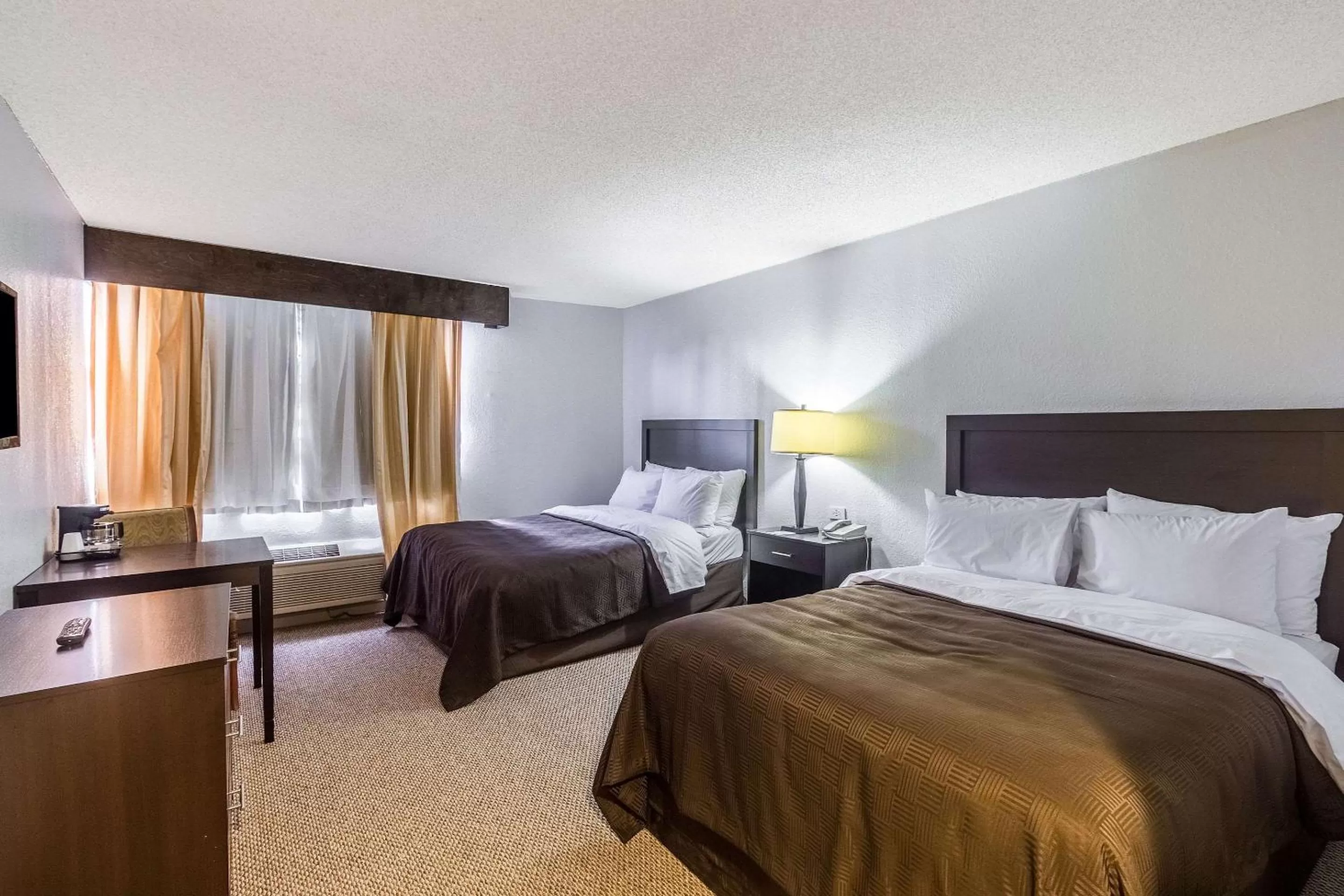 Bedroom, Bed in Clarion Inn near McAllen Airport