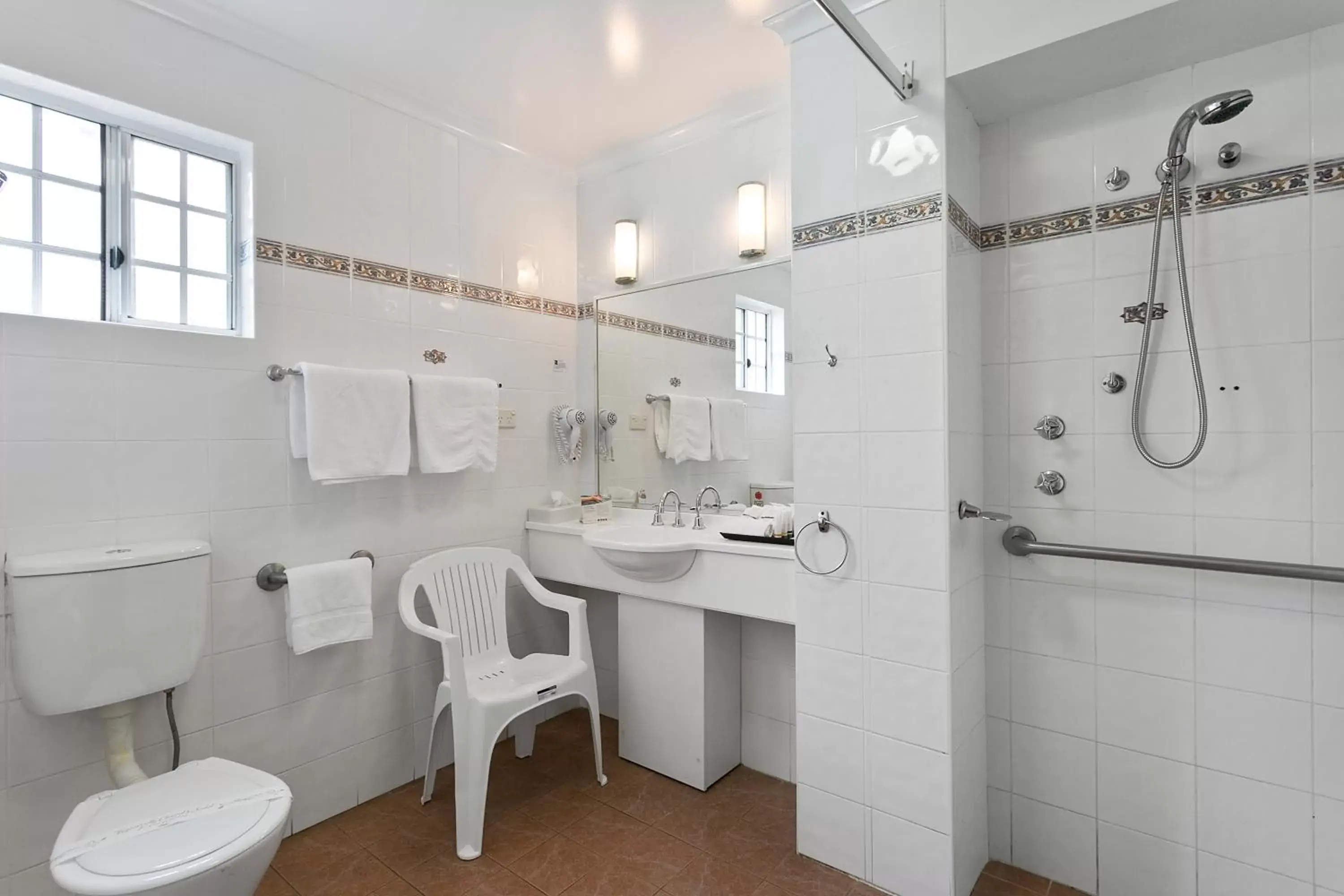 Queen Suite with Sofa Bed - Disability Access/Non-Smoking in Quality Inn Penrith Sydney Queen Suite with Sofa Bed - Disability Access/Non-Smoking in Quality Inn Penrith Sydney