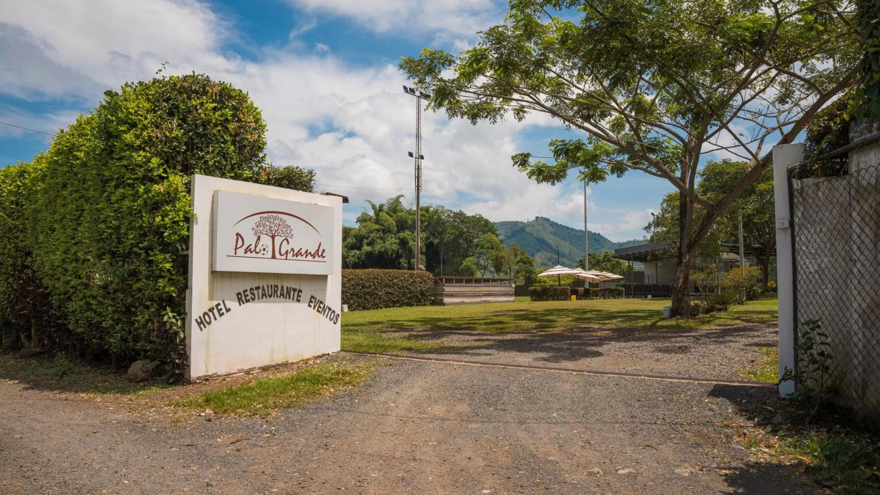 Property building in Hotel Palo Grande CF Pereira