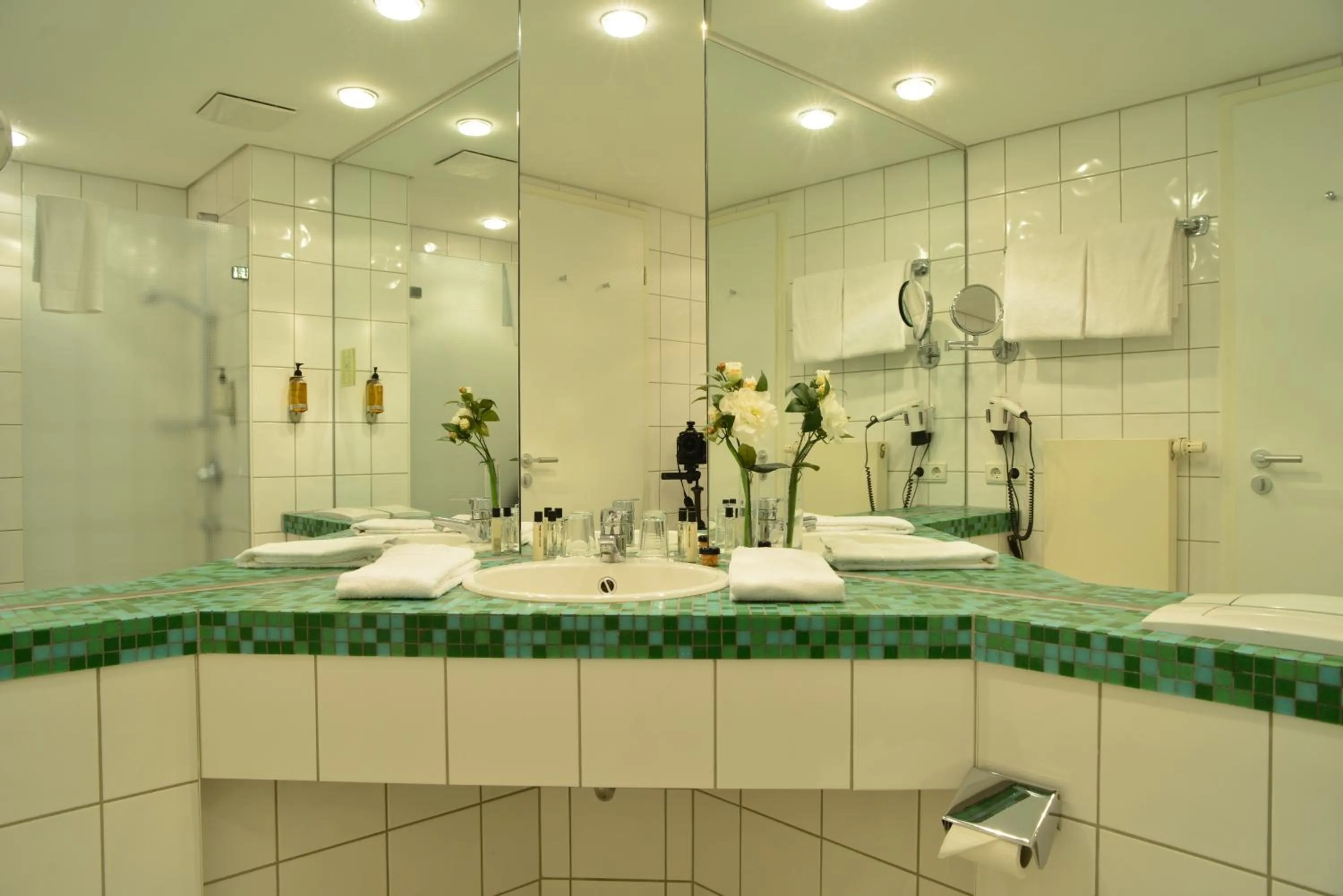Bathroom in Hotel Domicil Berlin by Golden Tulip