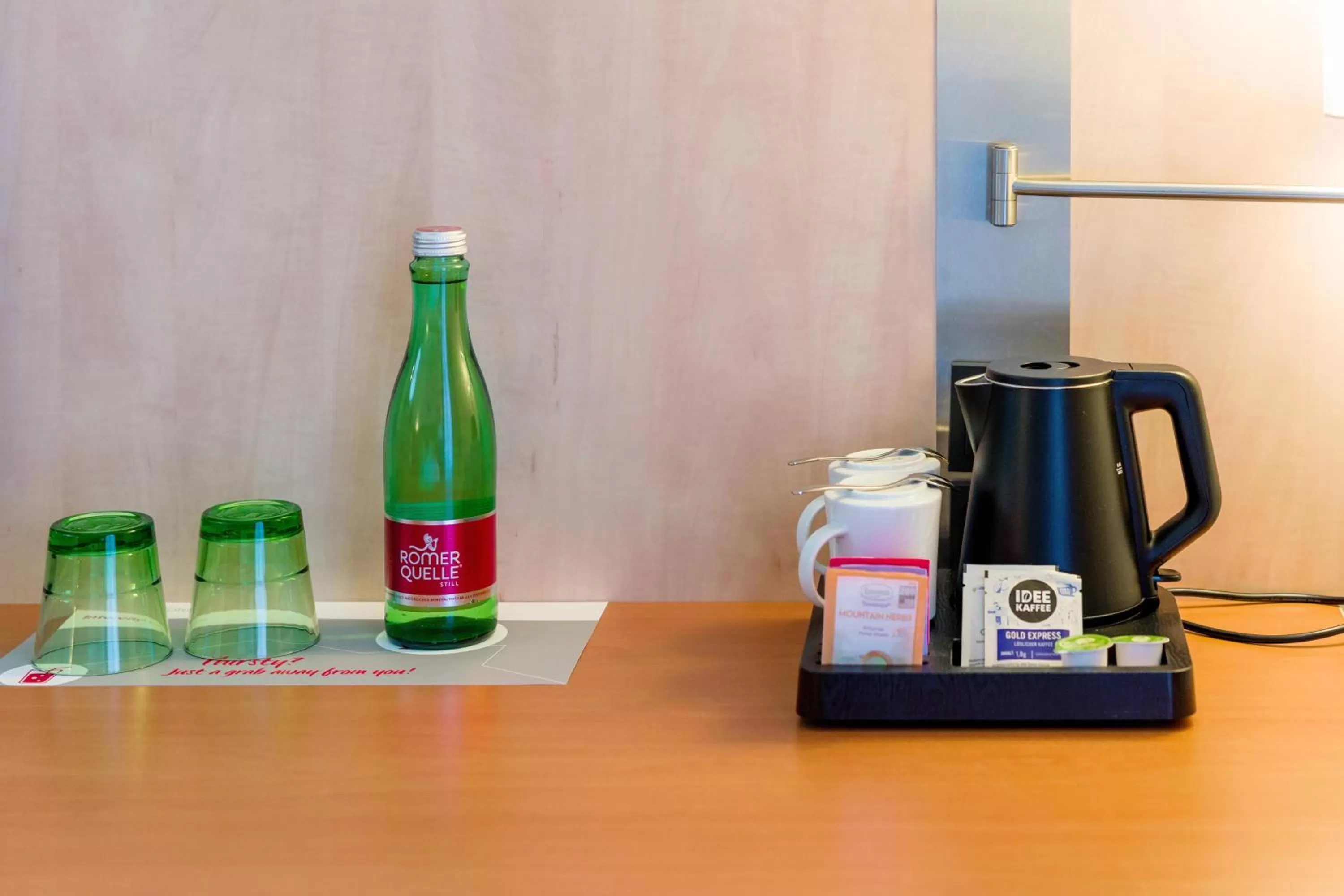 Coffee/tea facilities in IntercityHotel Wien