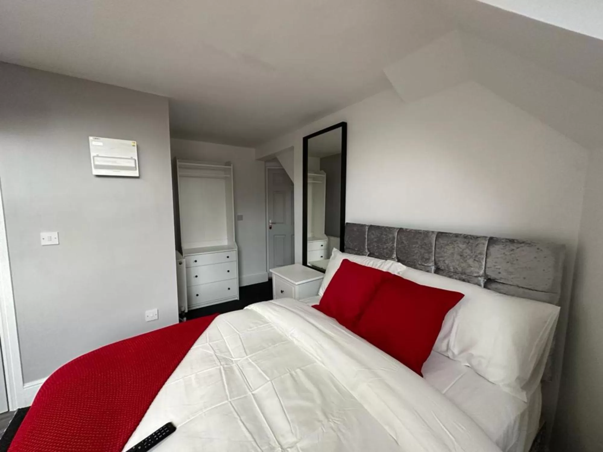 Bed in The Fishpond - Premier Nottingham Studios