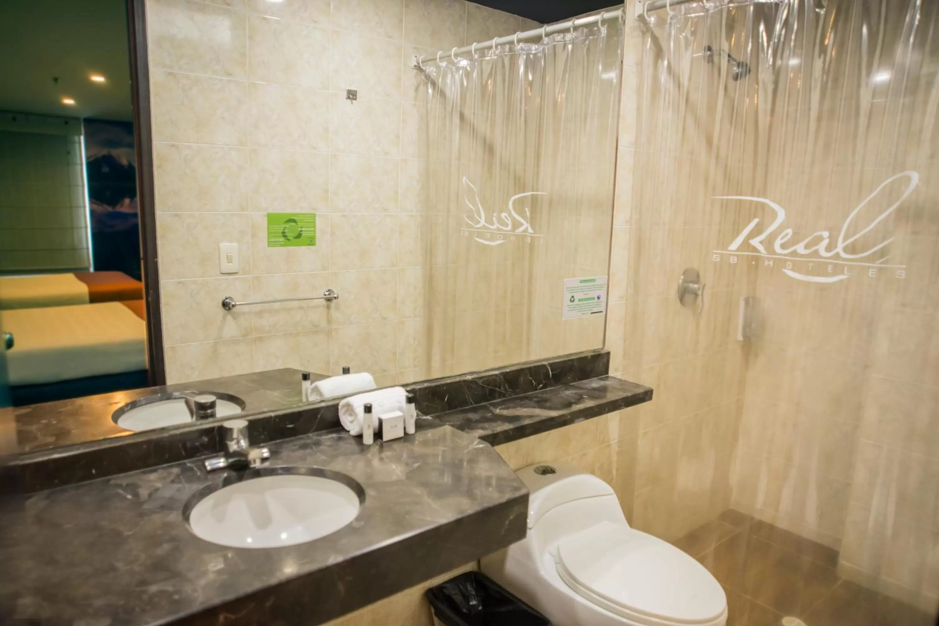 Bathroom in Hotel Santa Barbara Real