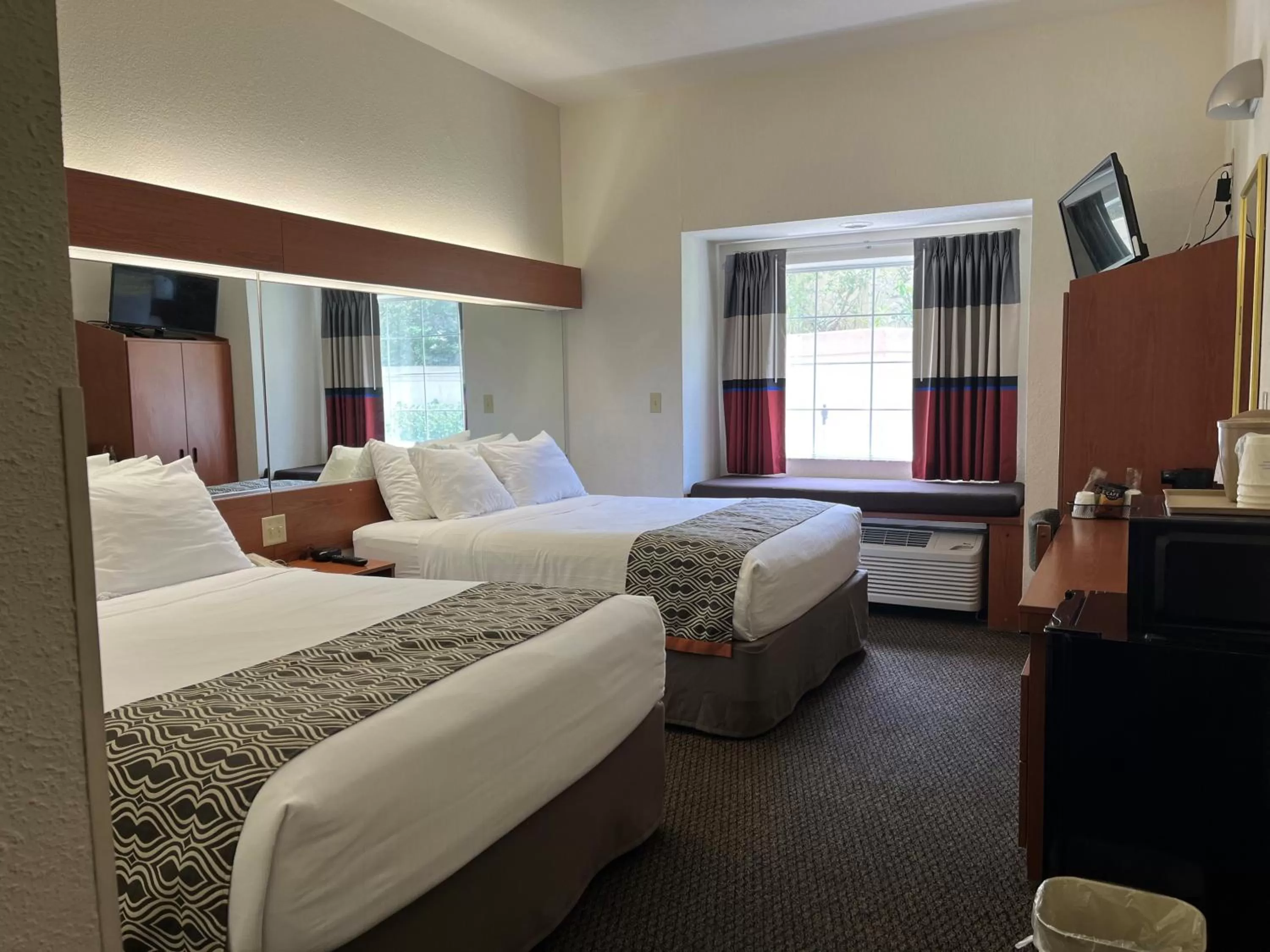 Bed in Microtel Inn and Suites by Wyndham - Lady Lake/ The Villages