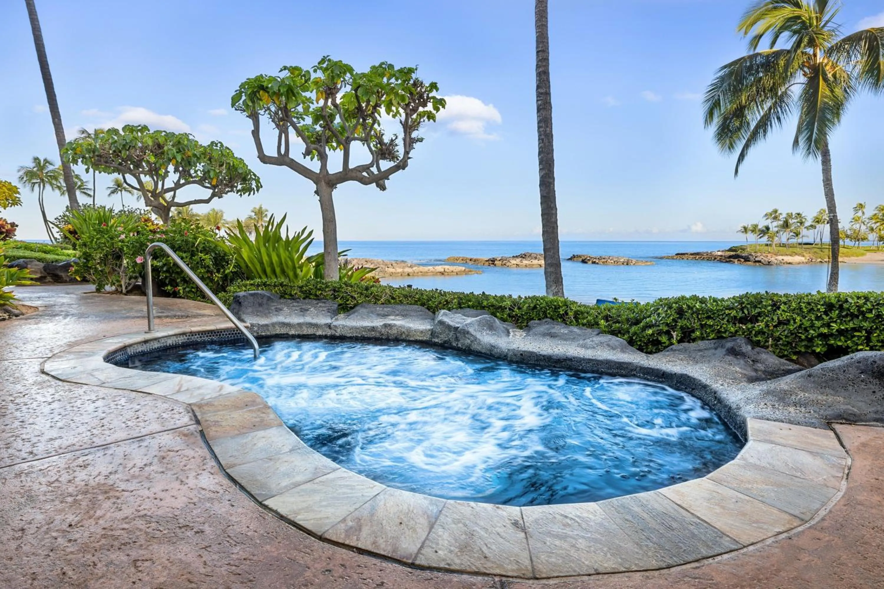 Swimming pool in Marriott's Ko Olina Beach Club