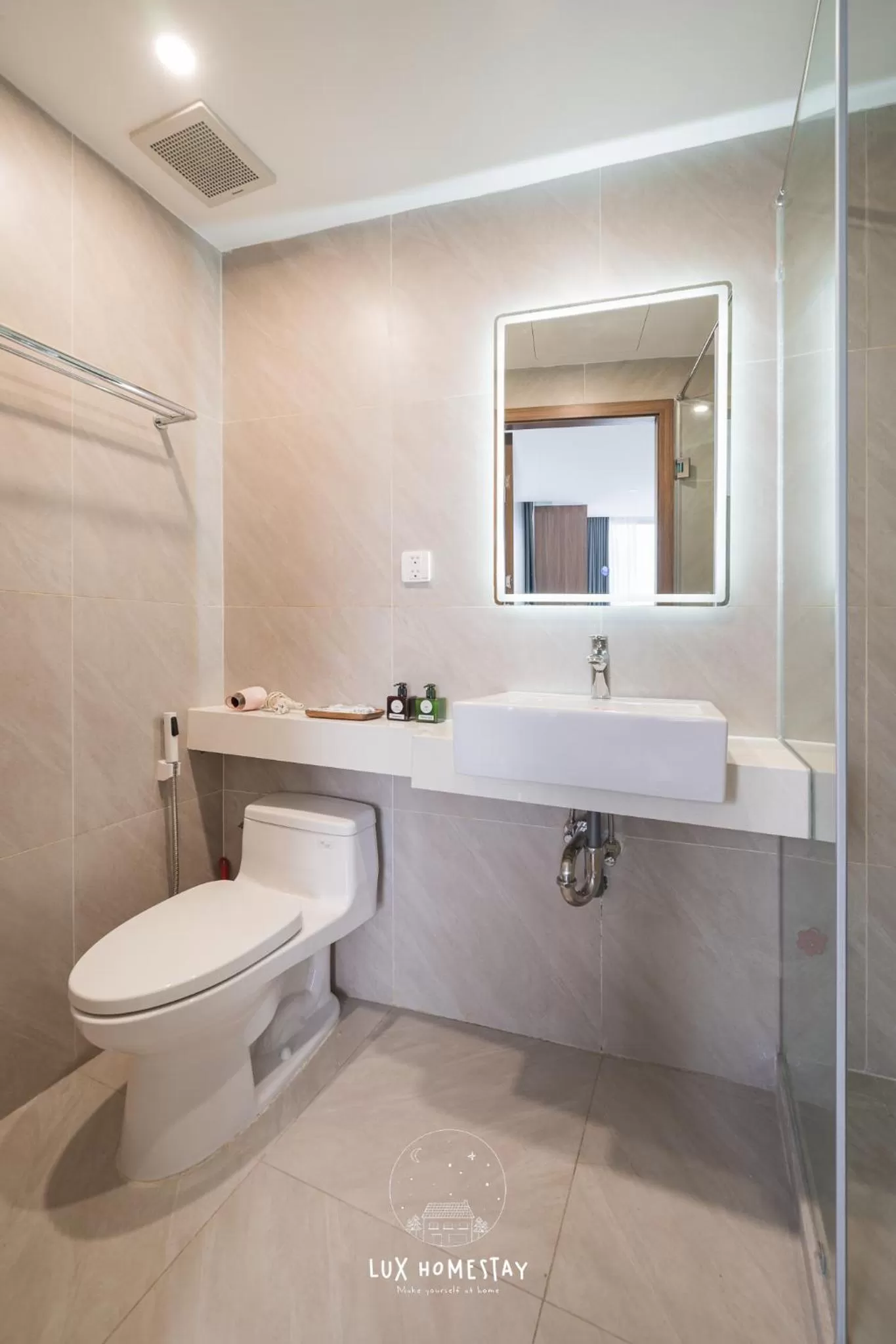 Toilet in Lux Westlake Studio