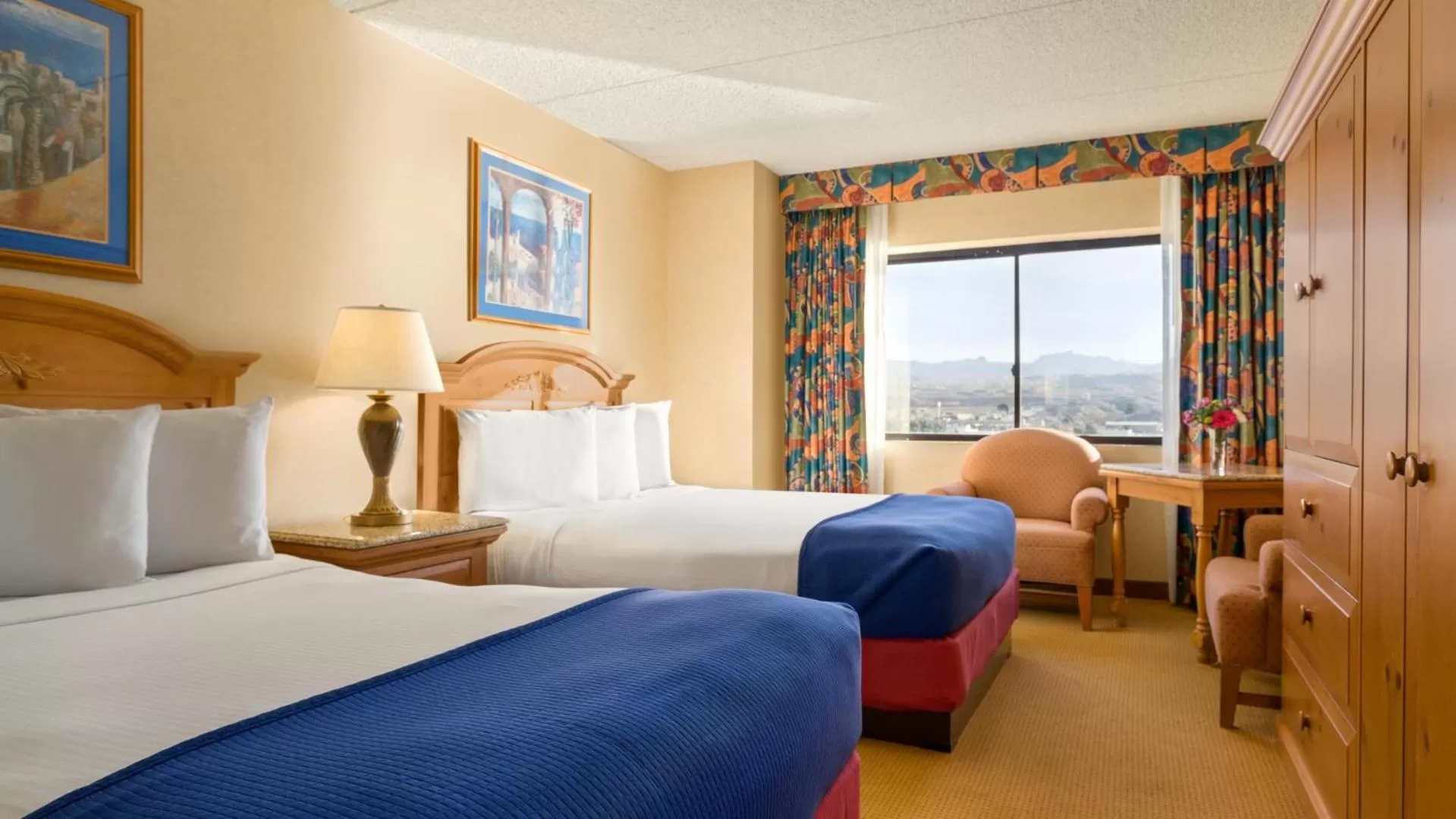 Bedroom, Bed in Harrah's Laughlin, A Caesars Destination