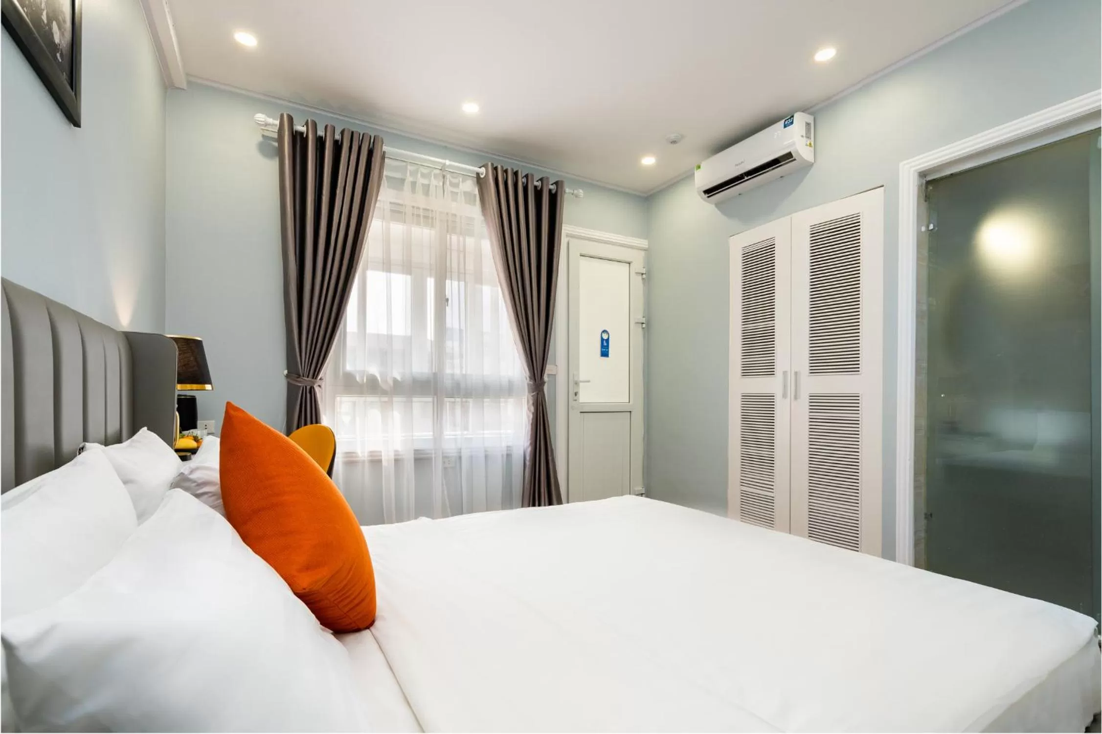 Bed in Hanoi Memory Legends Hotel