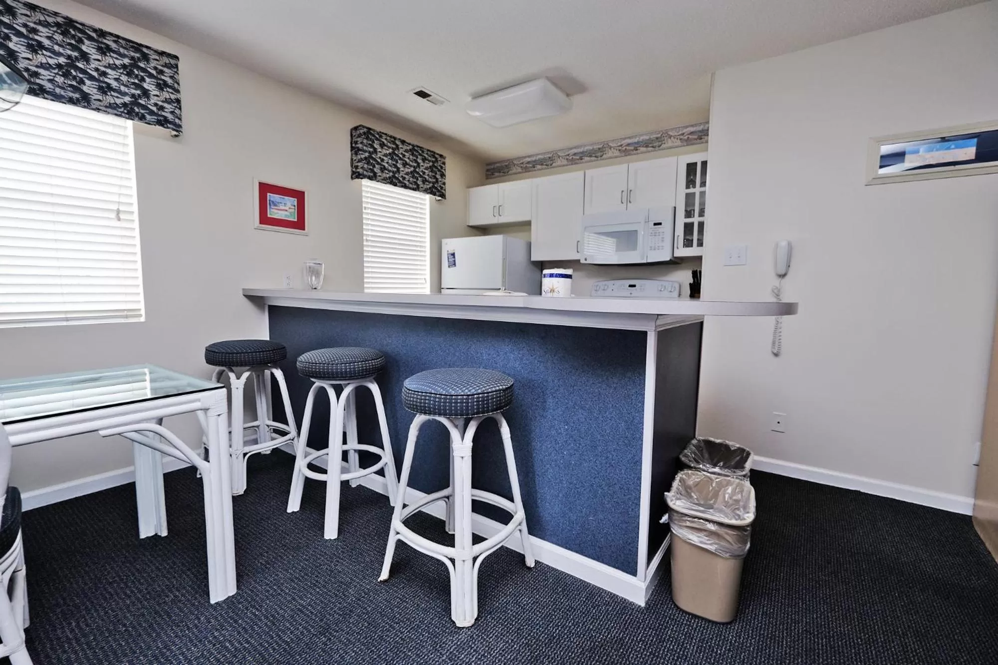Kitchen or kitchenette, Kitchen/Kitchenette in Beach Vacation Condos South