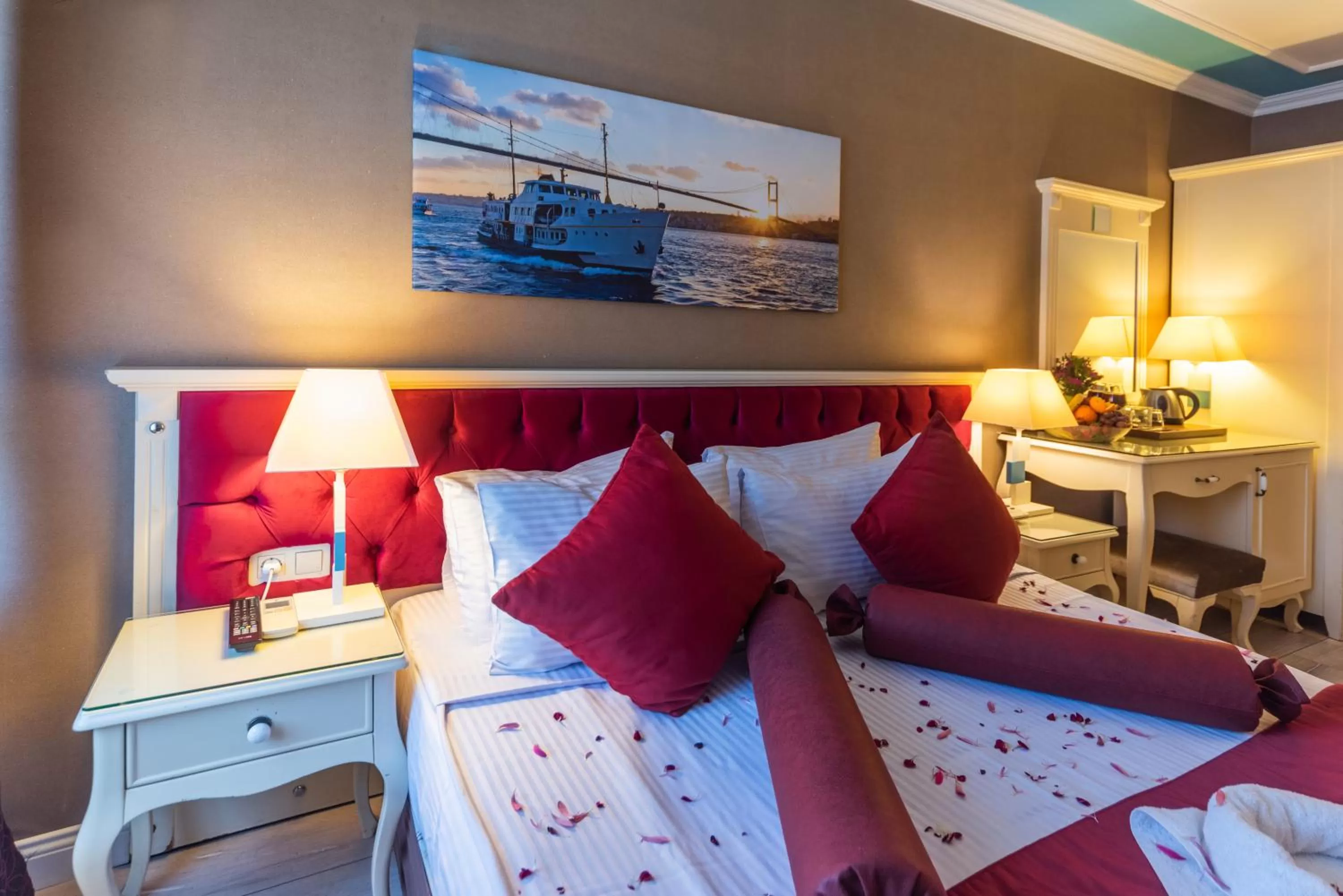 Photo of the whole room, Bed in Viva Deluxe Hotel