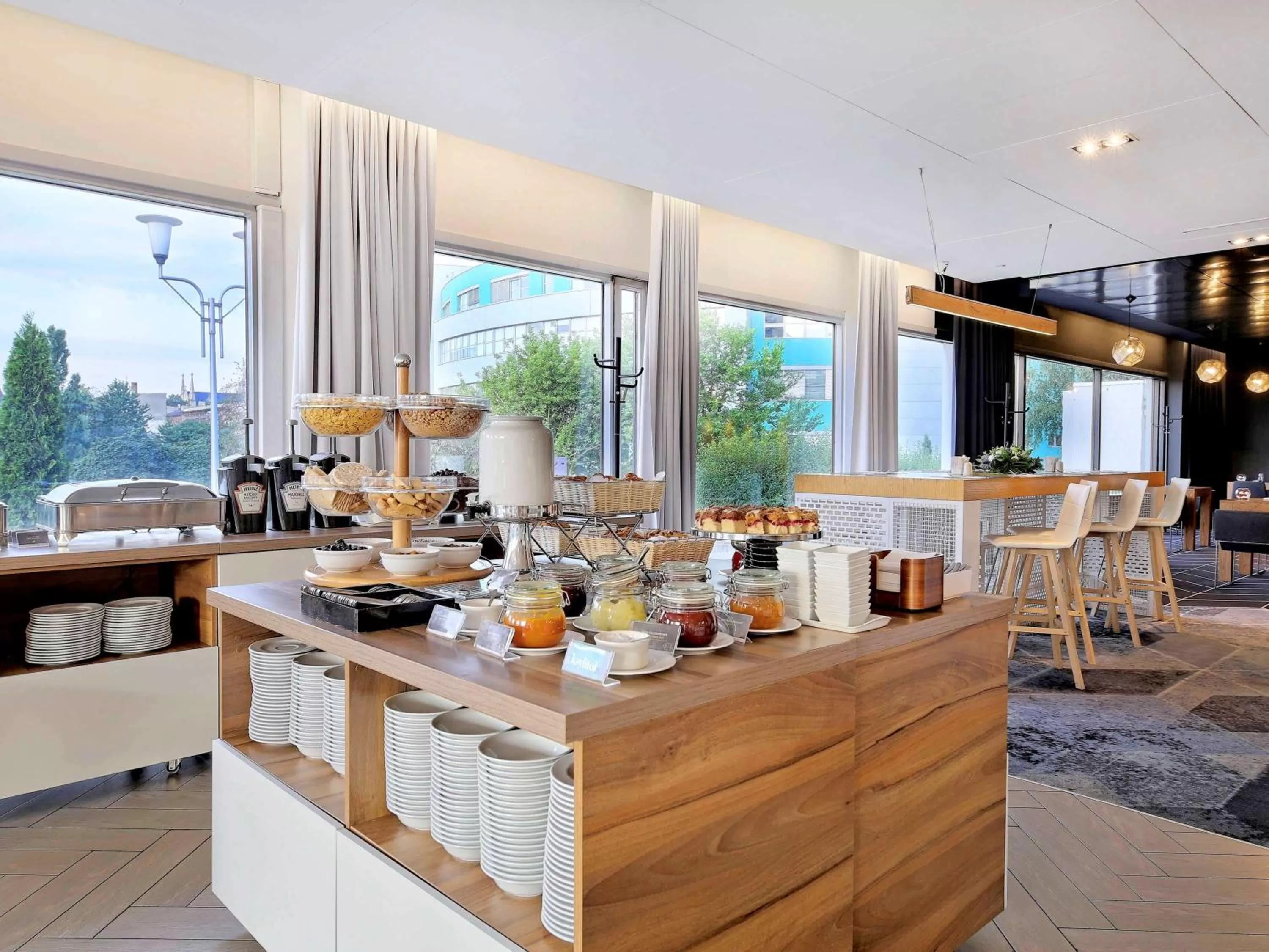 Restaurant/places to eat in Novotel Katowice Centrum