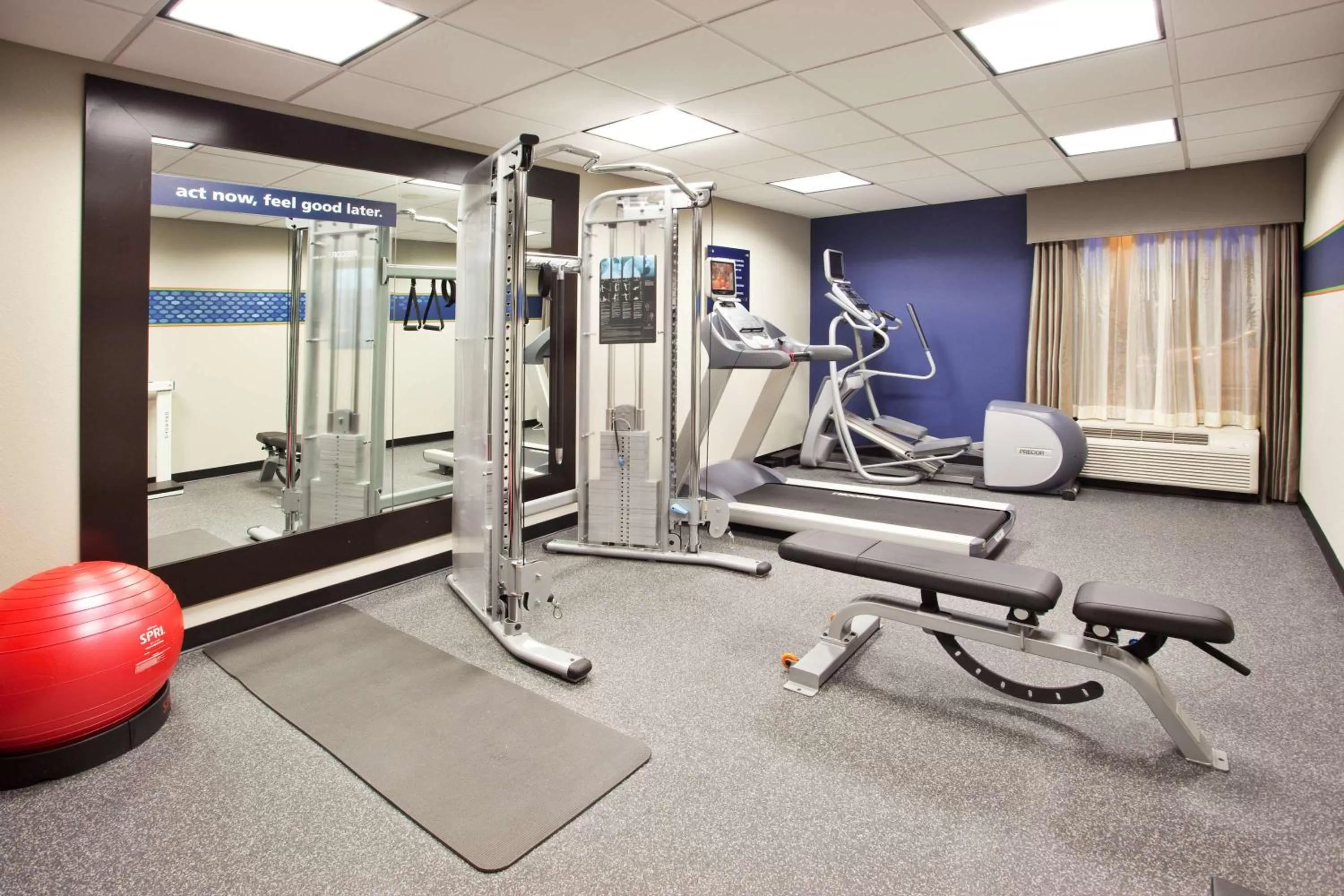 Fitness centre/facilities in Hampton Inn Atlanta-Town Center/Kennesaw