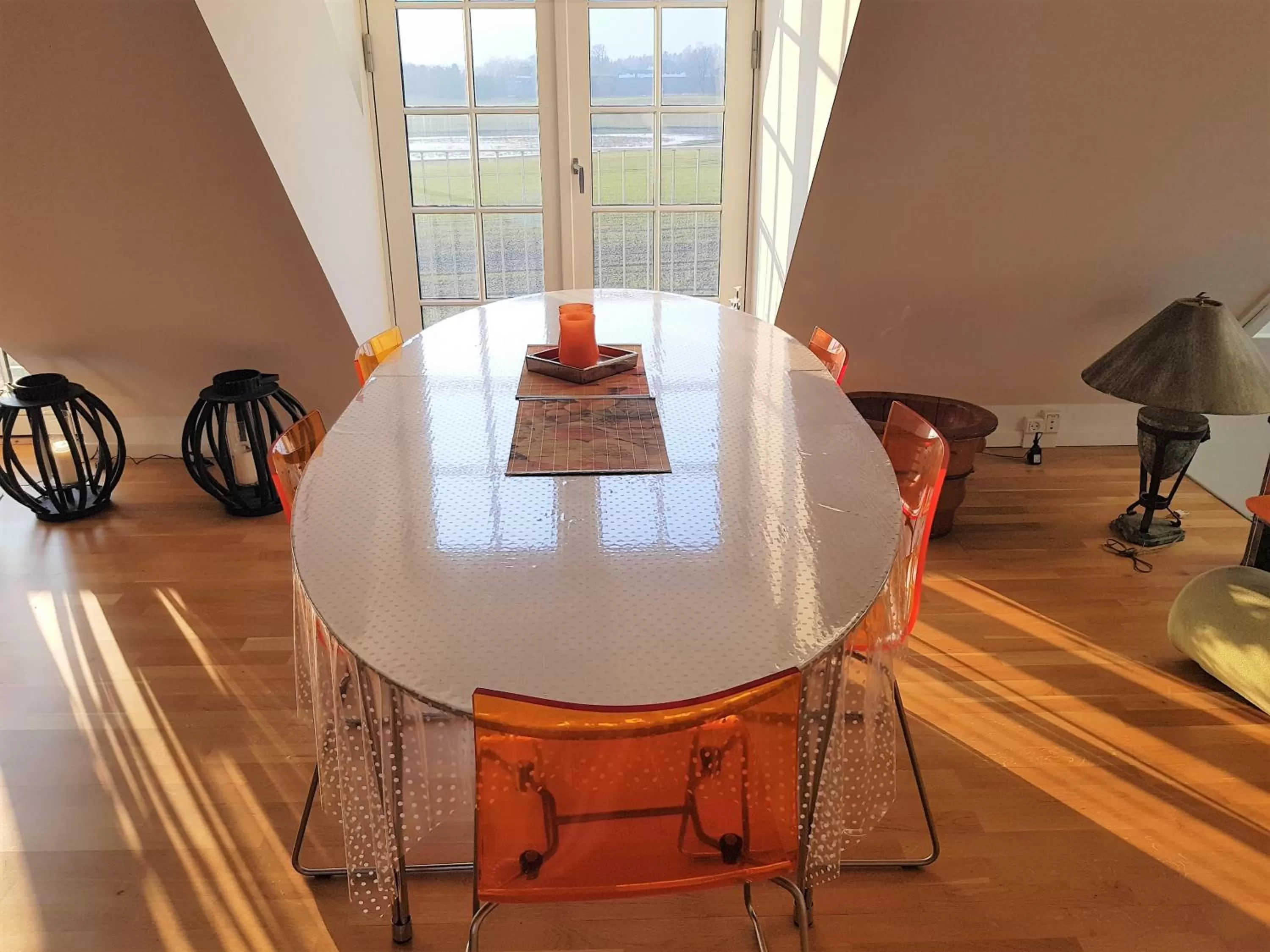 Communal lounge/ TV room, Dining Area in Roskilde B&B