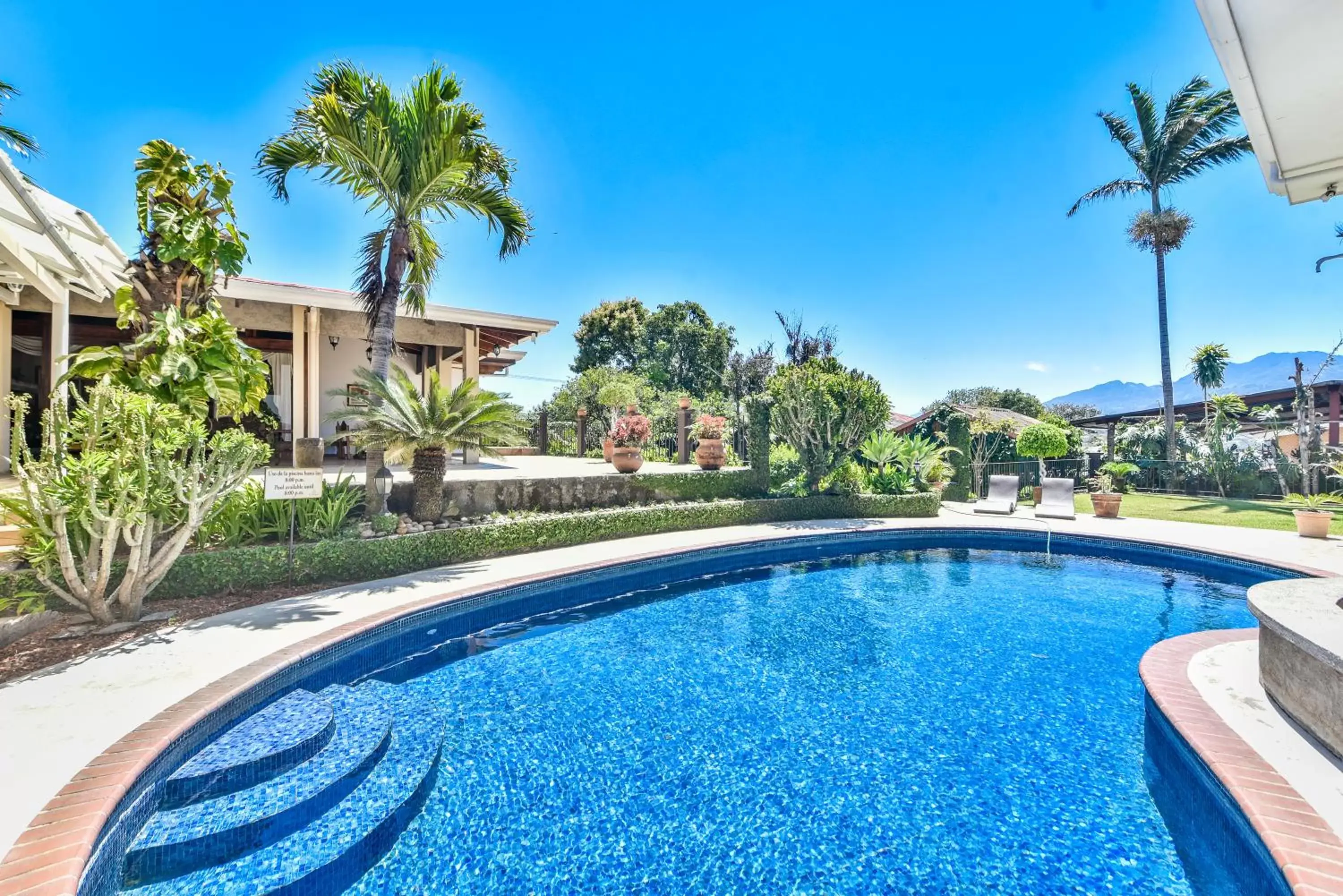 La Riviera Hotel La Riviera Hotel