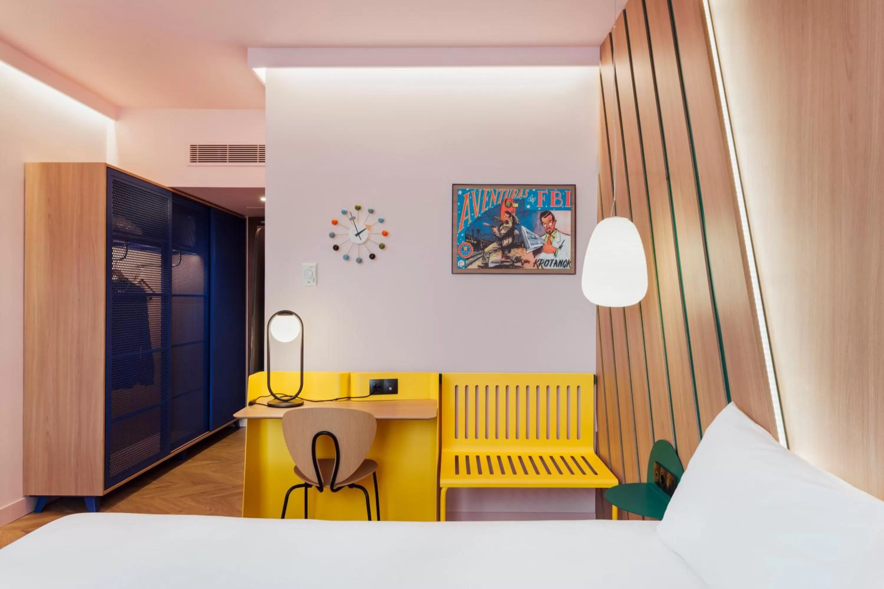 Property building, Bed in Ibis Styles Madrid City Las Ventas