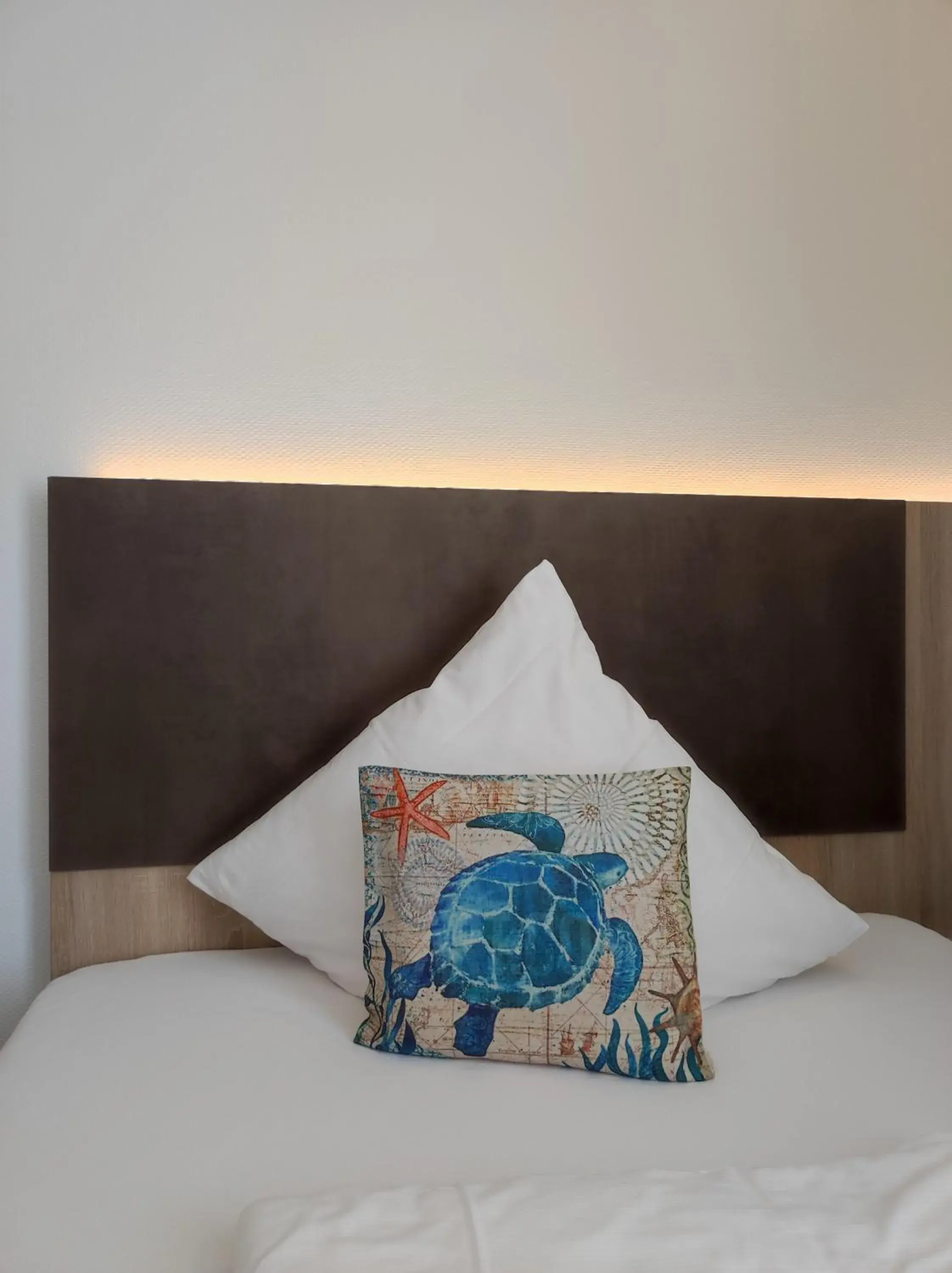 Standard Single Room with Courtyard View in Nordsee Hotel Borkum Standard Single Room with Courtyard View in Nordsee Hotel Borkum