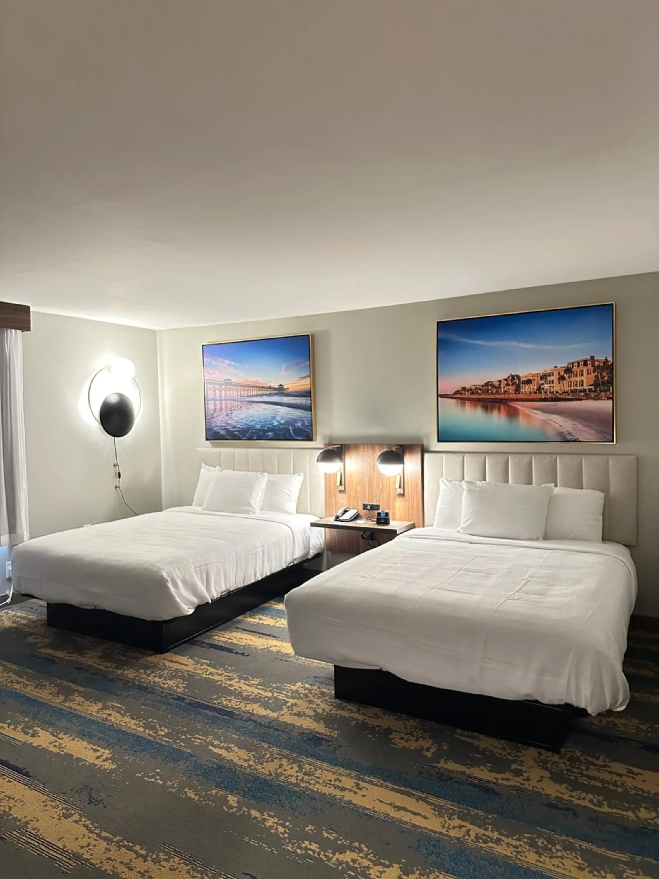 Bed in La Quinta Inn by Wyndham Columbia NE Fort Jackson