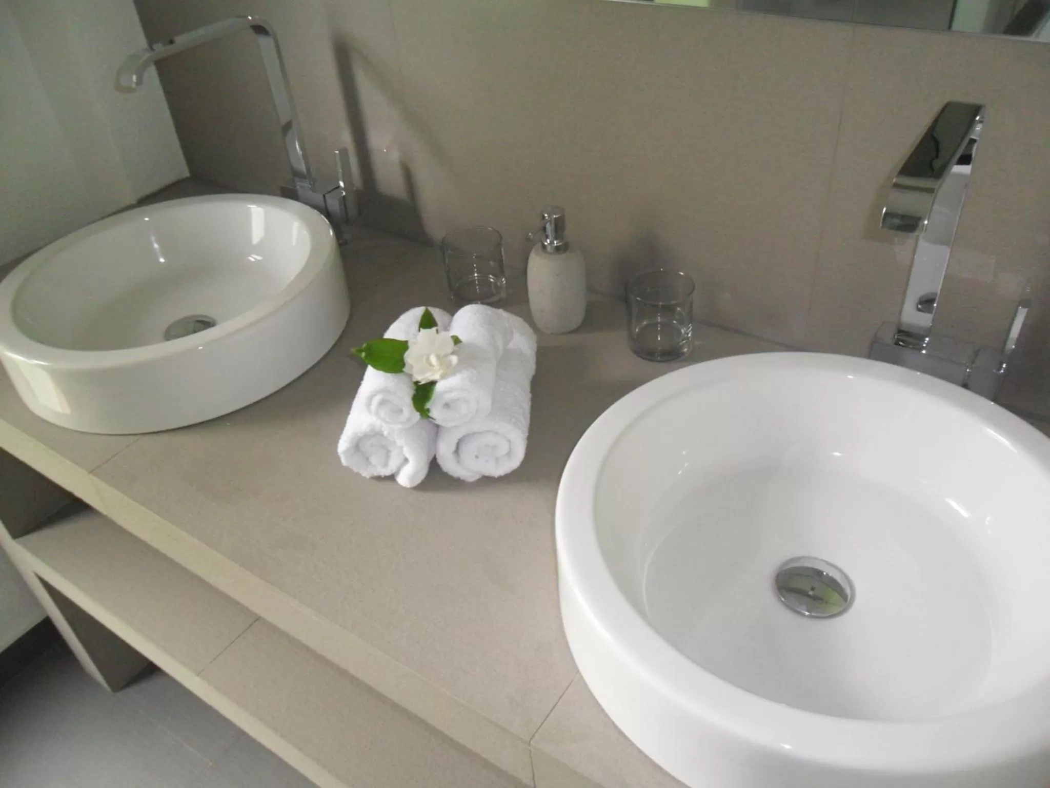 Bathroom in Ju'Blu Hotel