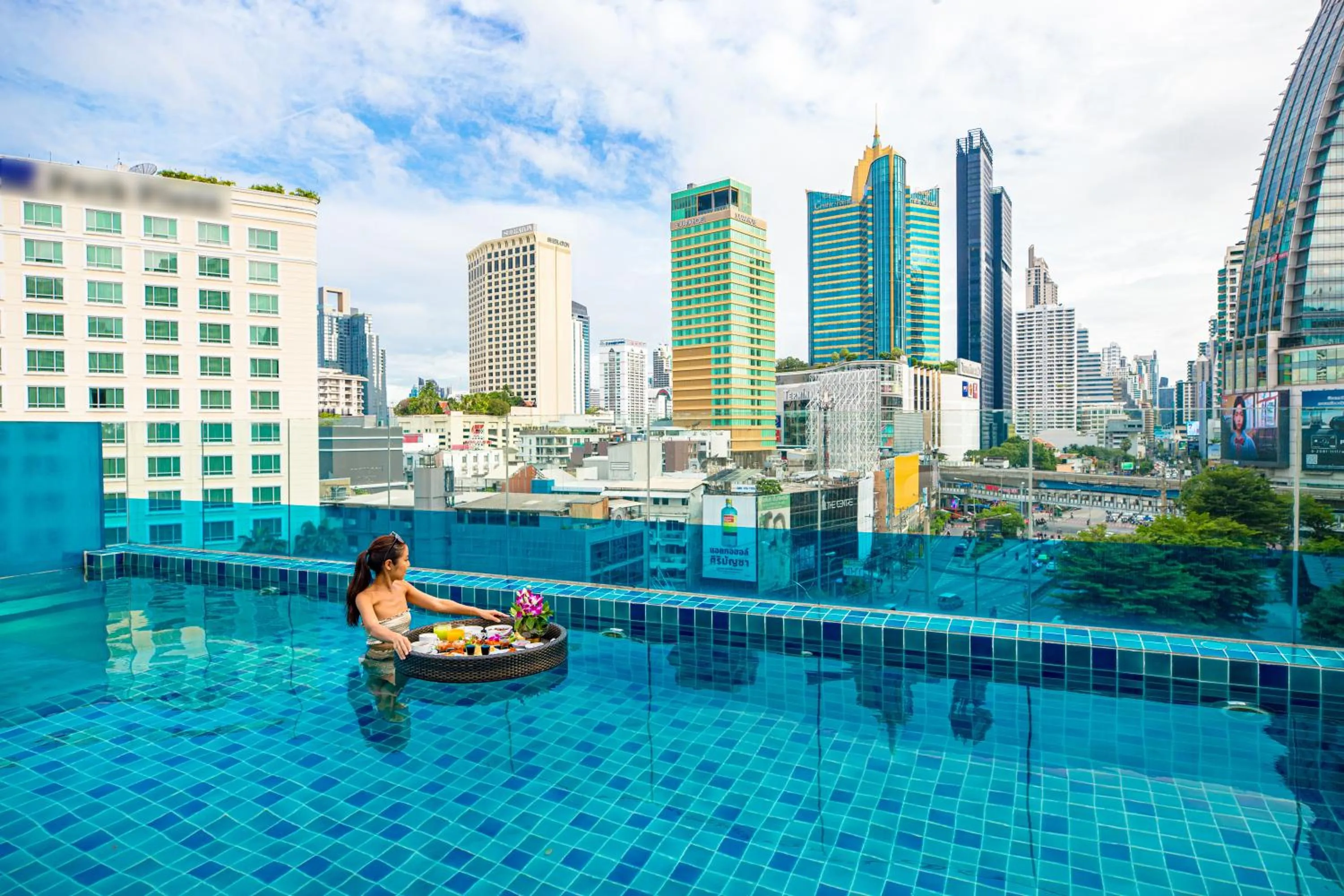 Swimming pool in Hotel Clover Asoke - SHA Extra Plus