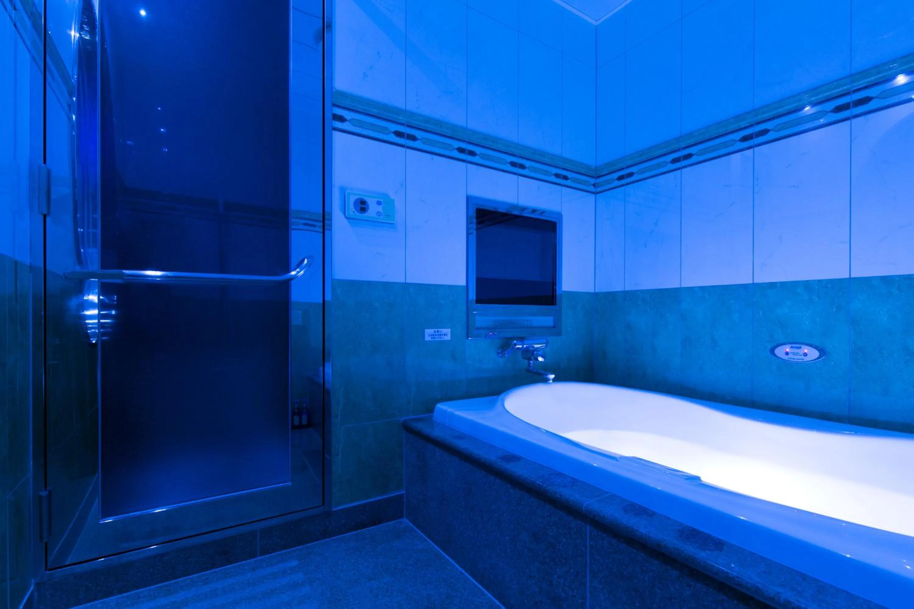 Shower in HOTEL D-WAVE Shinjuku（Adult Only)