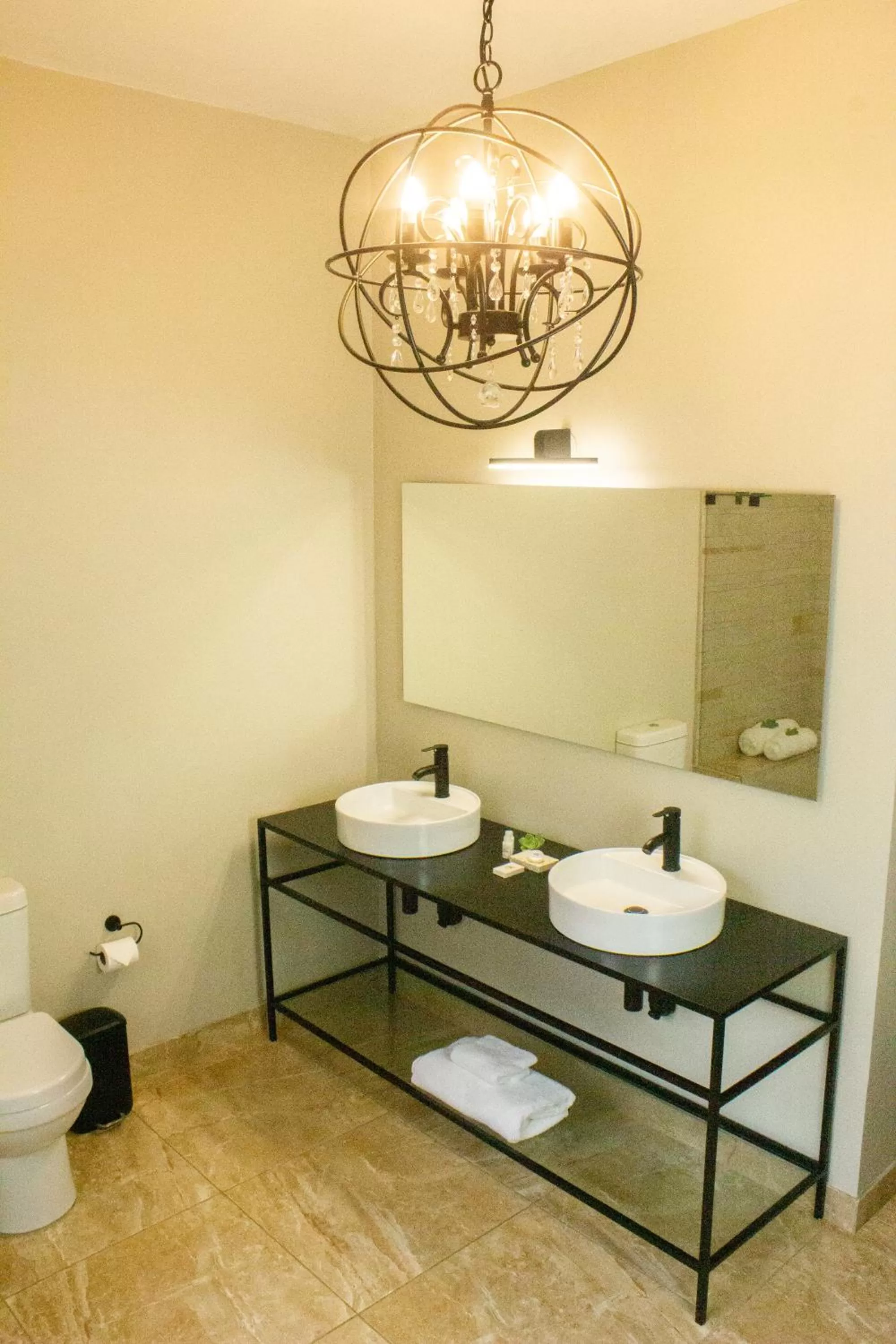 Bathroom in Ben's Bed and Breakfast