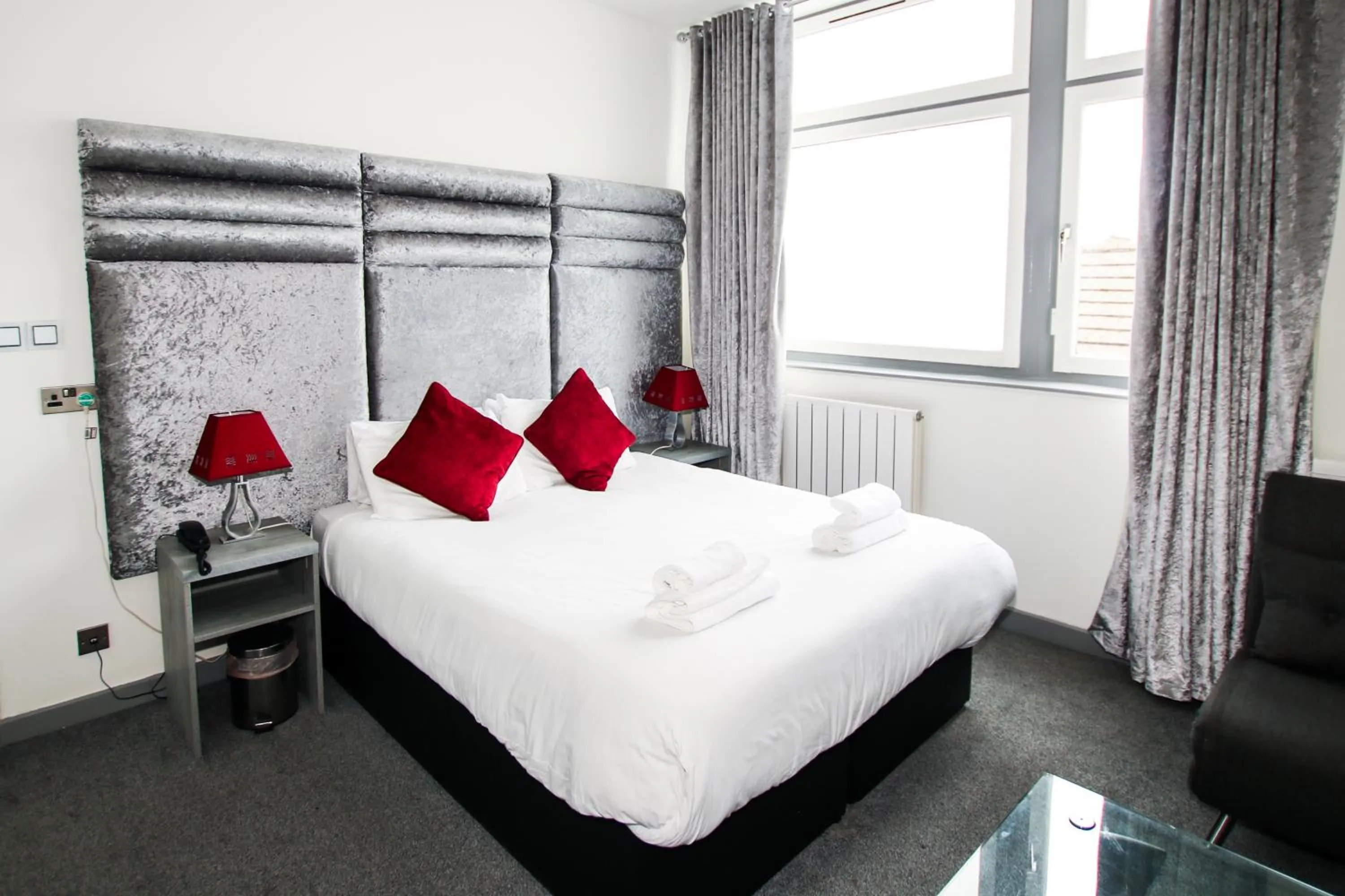 Bed in Brunswick Merchant City Hotel