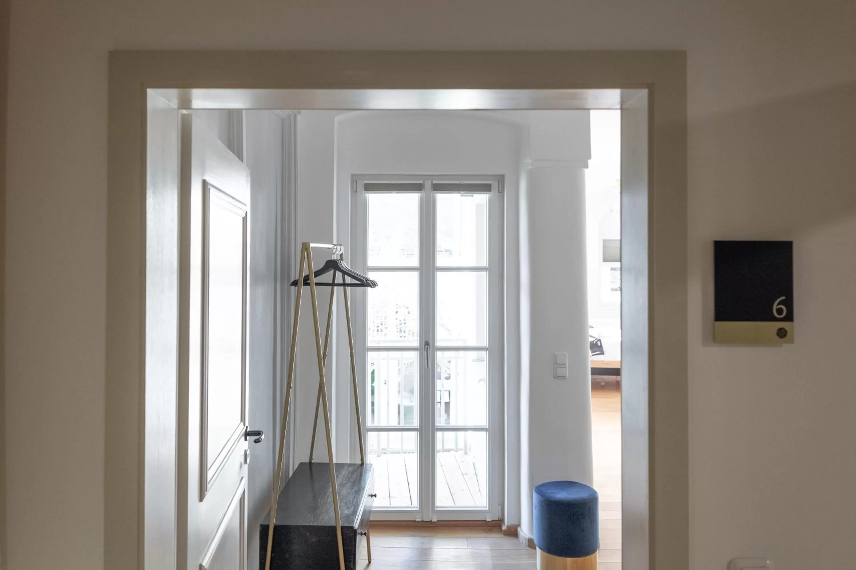 Photo of the whole room in ANA Living Augsburg City Center by Arthotel ANA - Self-Service-Hotel