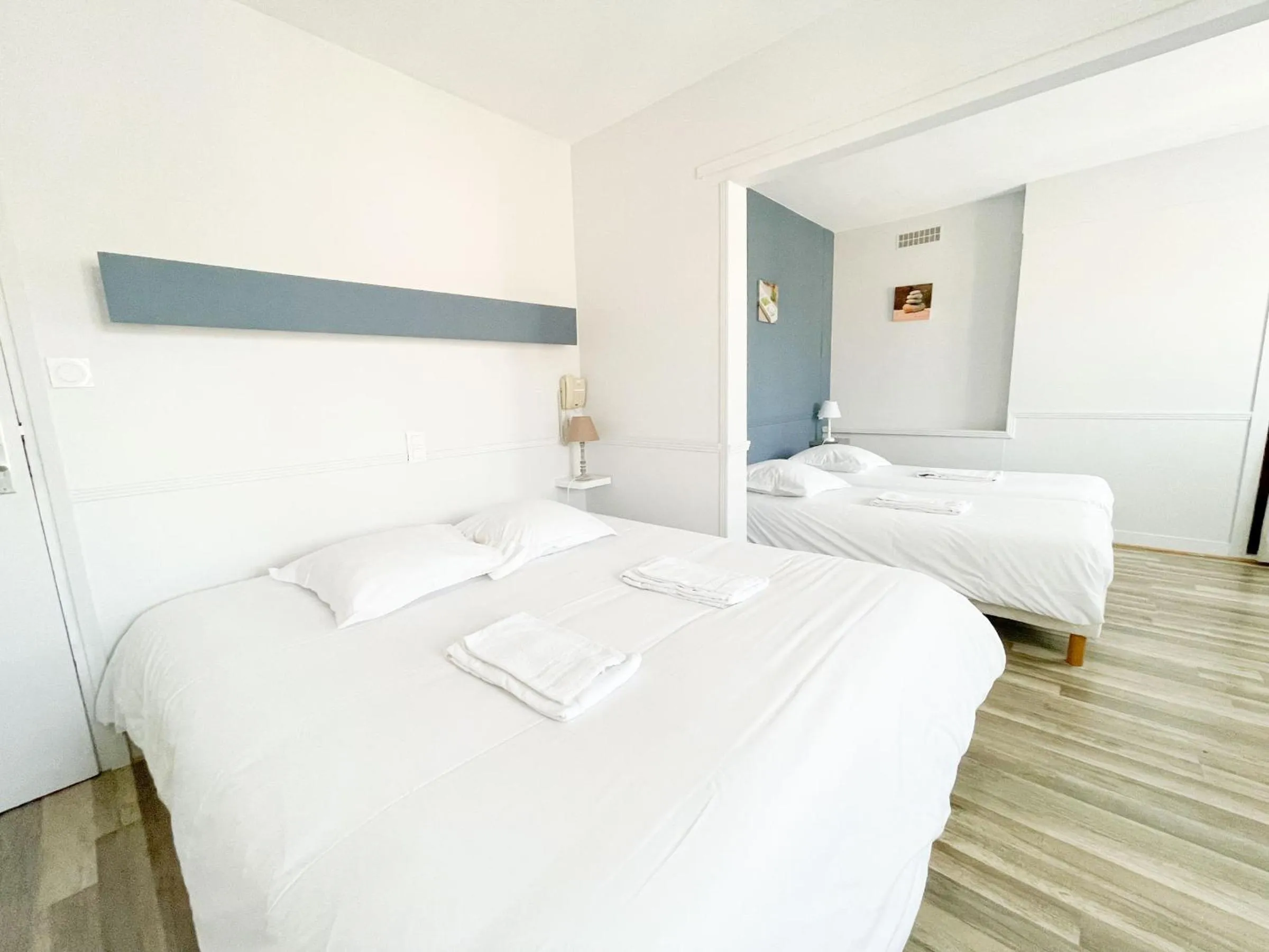 Bedroom, Bed in La Marine