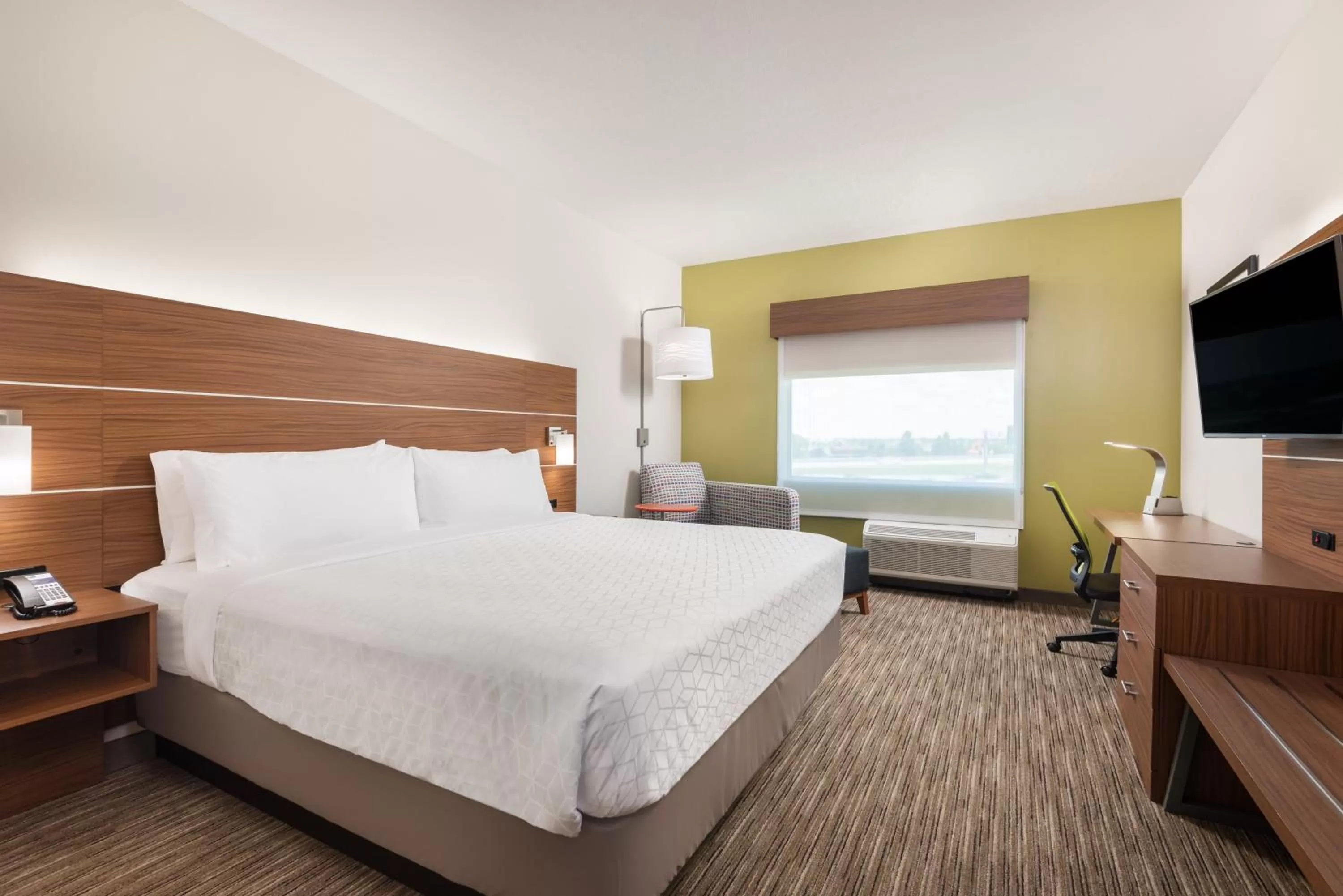 King Room - Hearing Accessible - Non-Smoking in Holiday Inn Express & Suites - Punta Gorda, an IHG Hotel