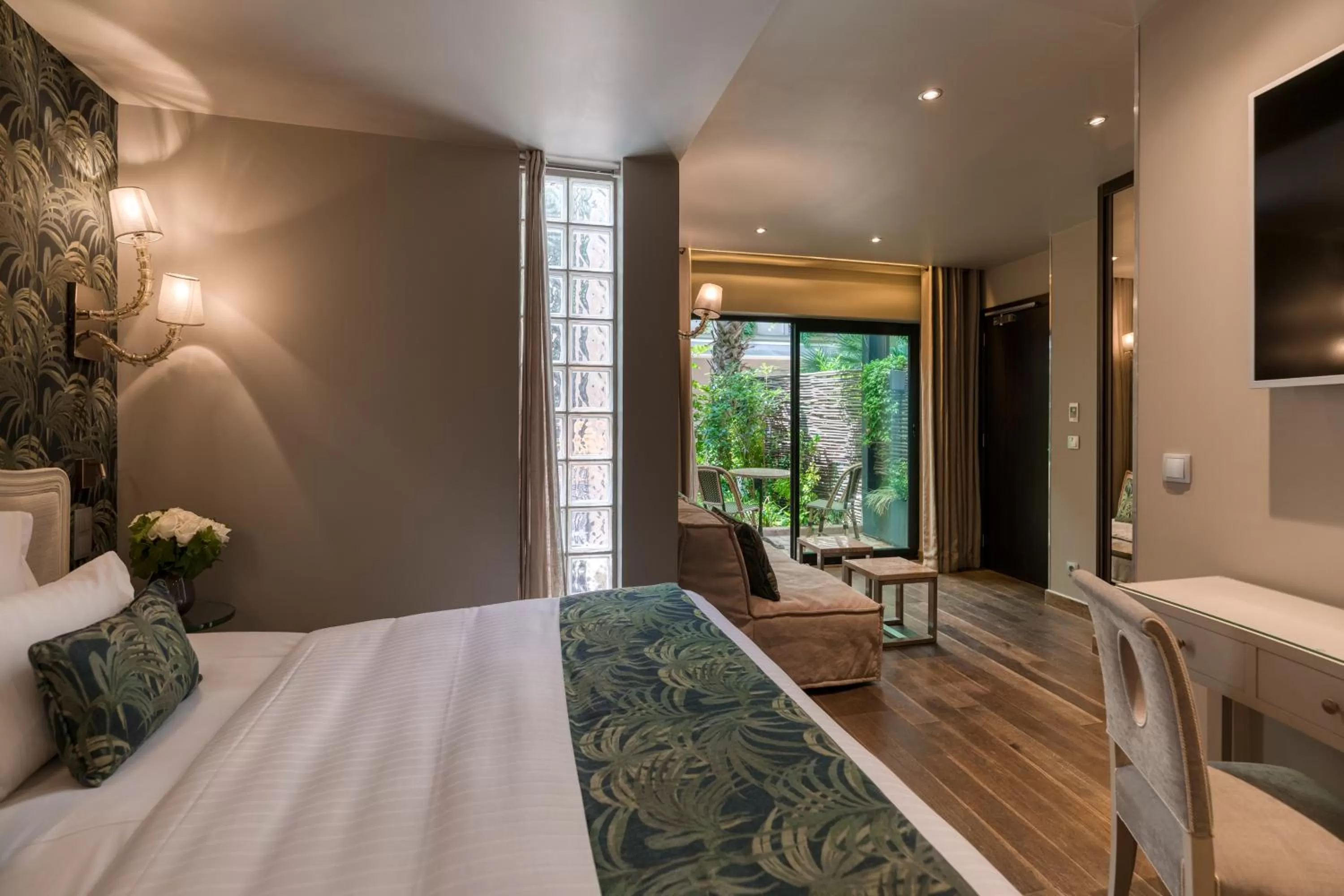 Bedroom, Bed in B Montmartre