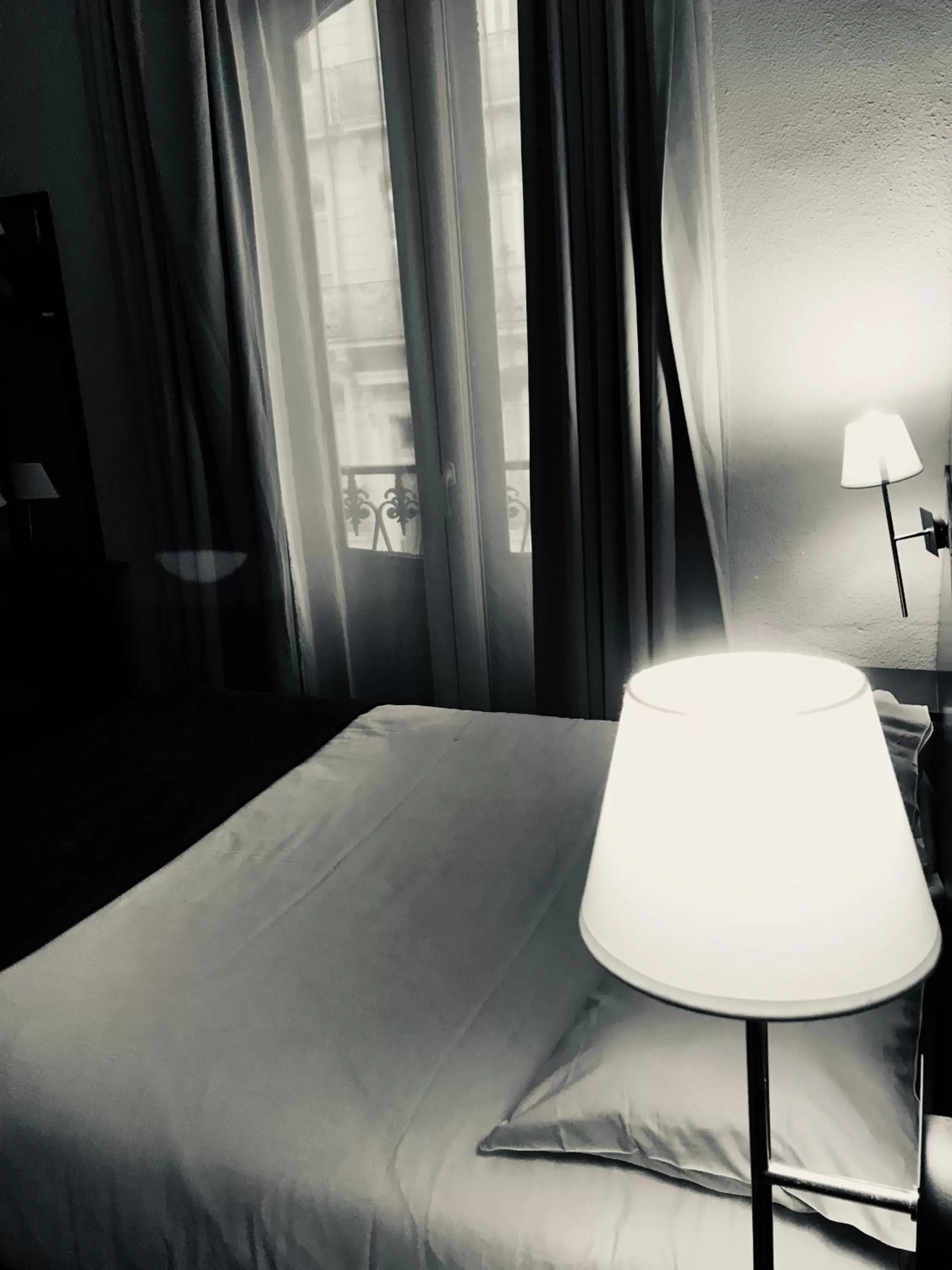 Bedroom, Bed in Hôtel des Ambassadeurs