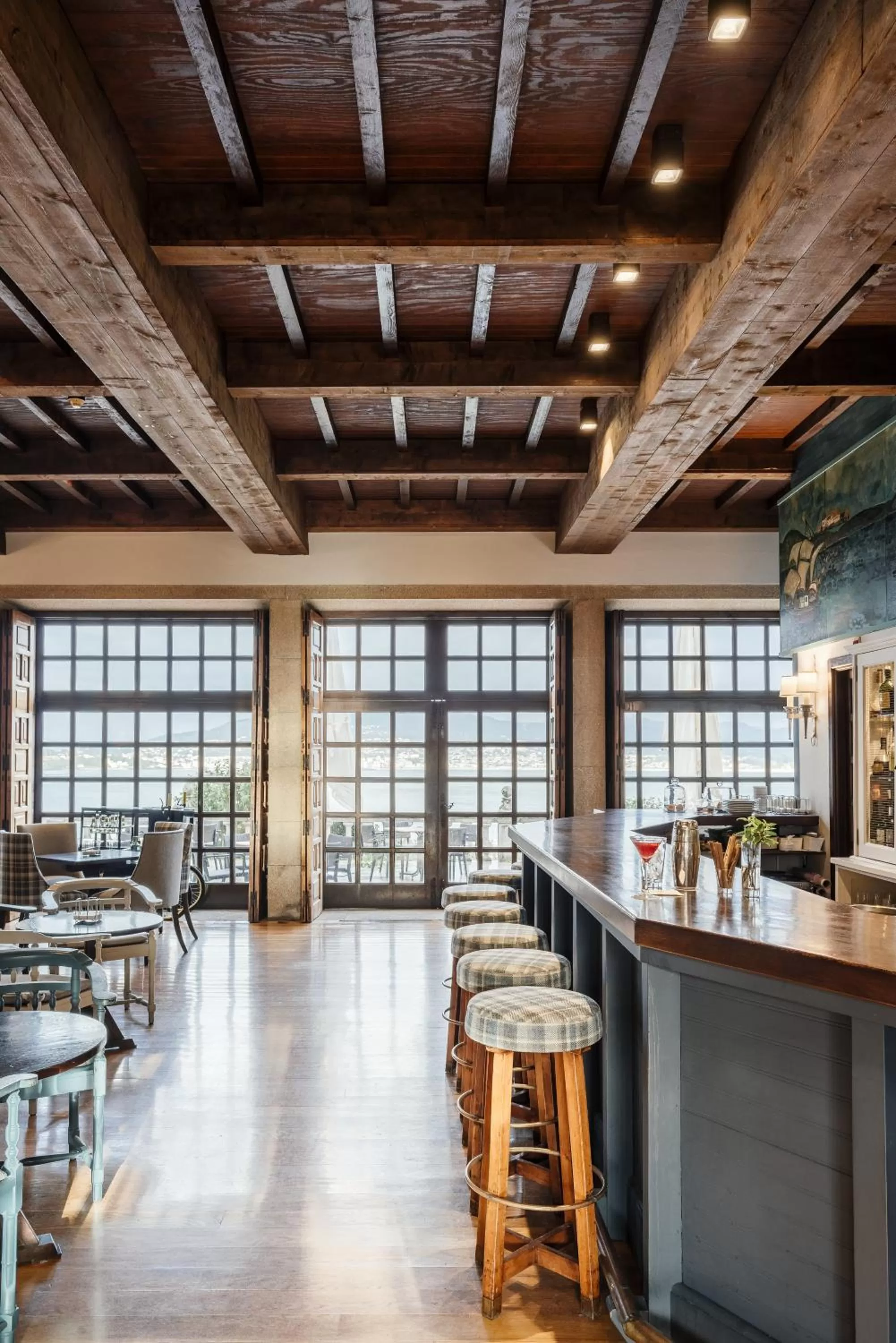 Lounge or bar in Parador de Baiona